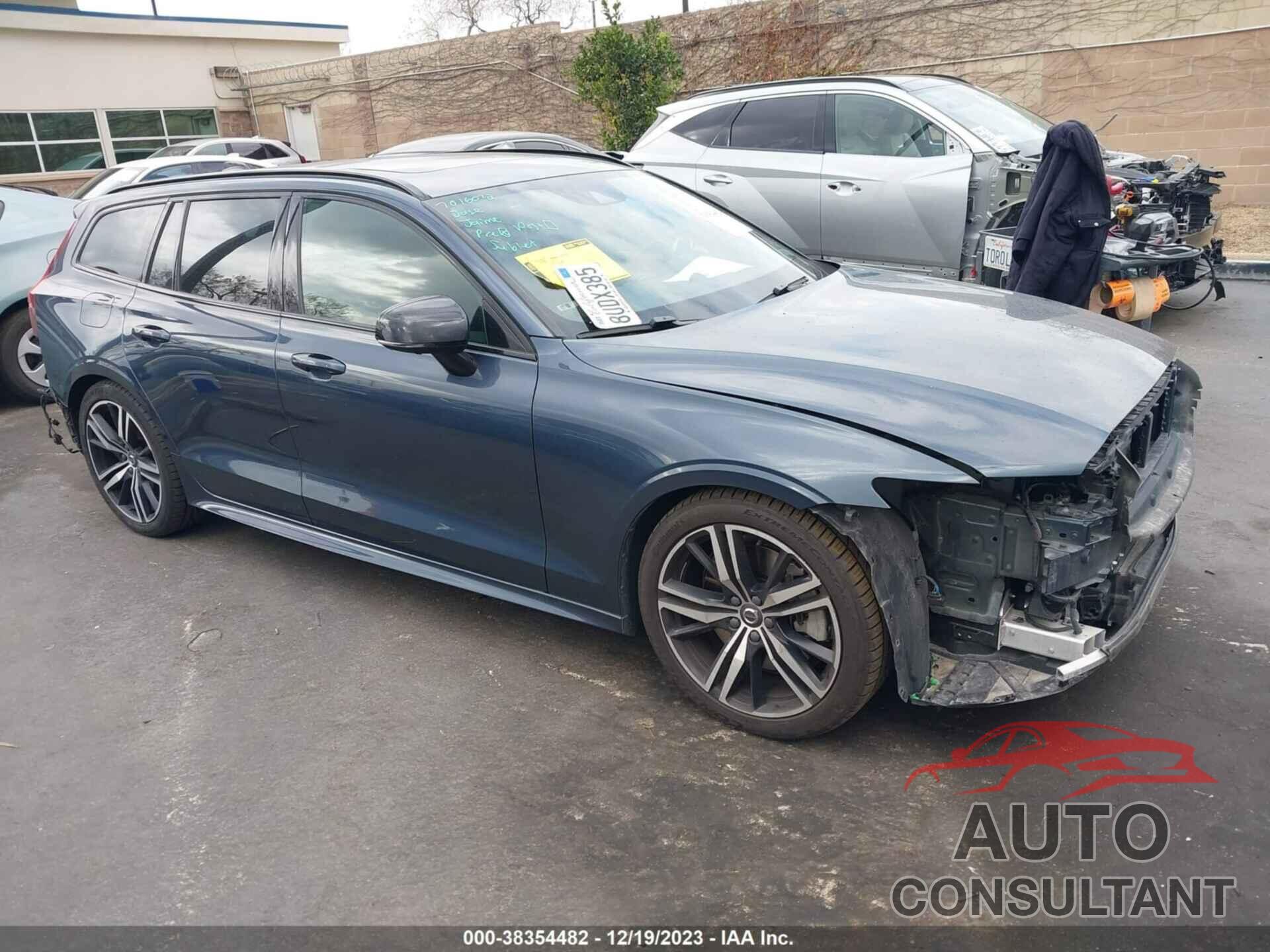 VOLVO V60 2019 - YV1A22SM3K1330572