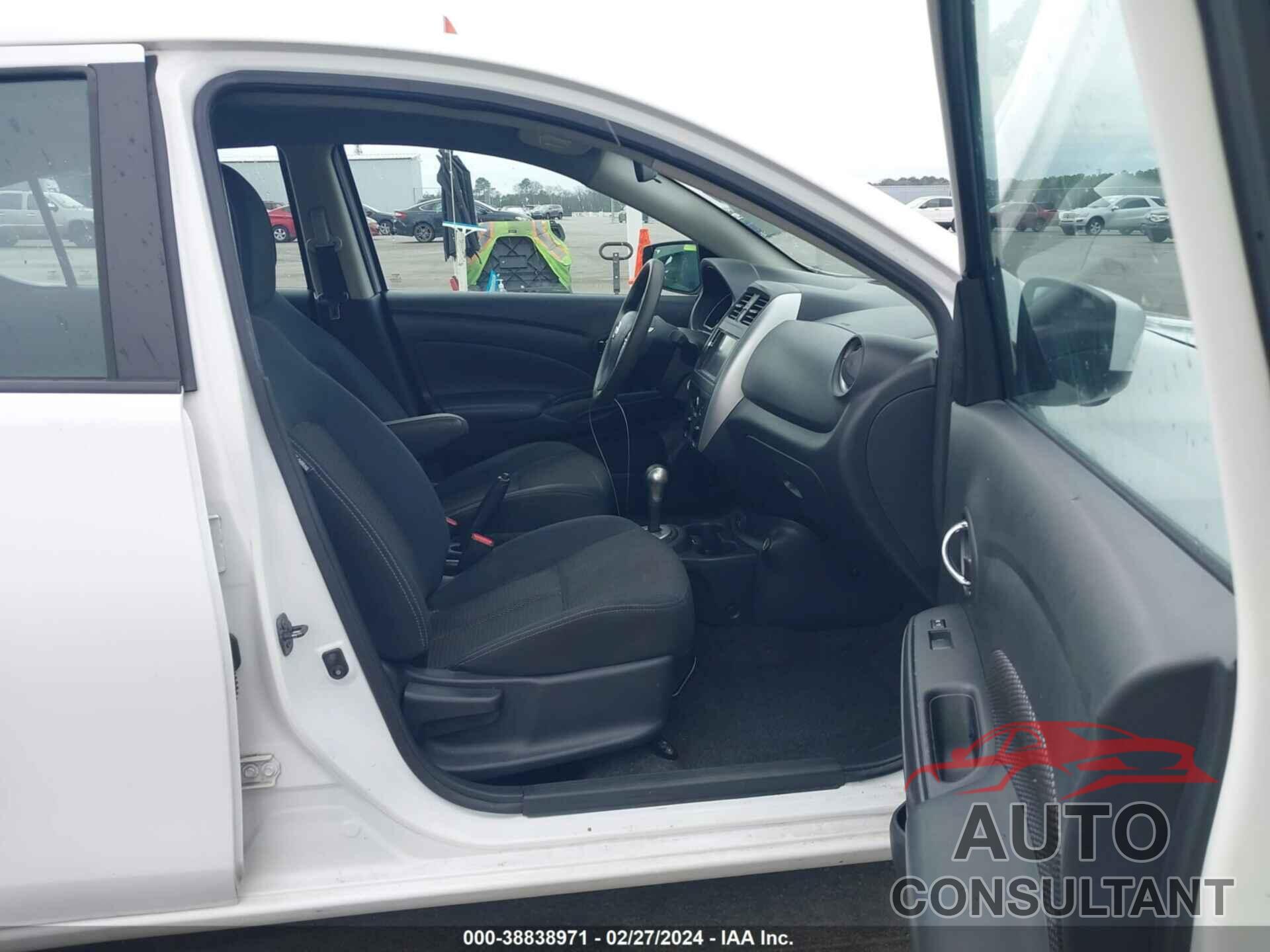 NISSAN VERSA 2017 - 3N1CN7AP5HL808607