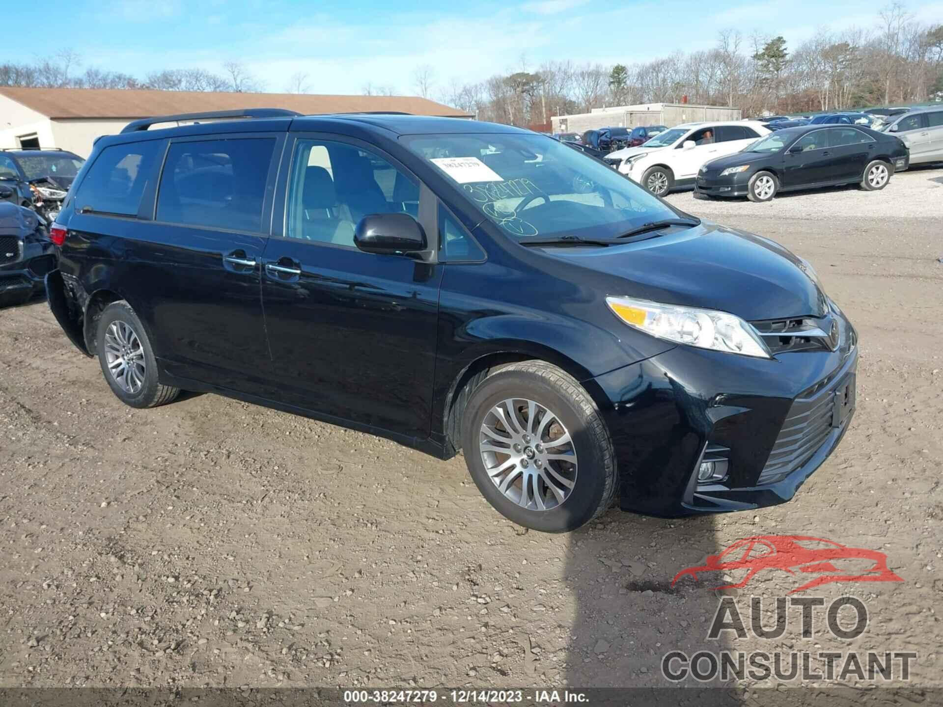 TOYOTA SIENNA 2018 - 5TDYZ3DC5JS959620