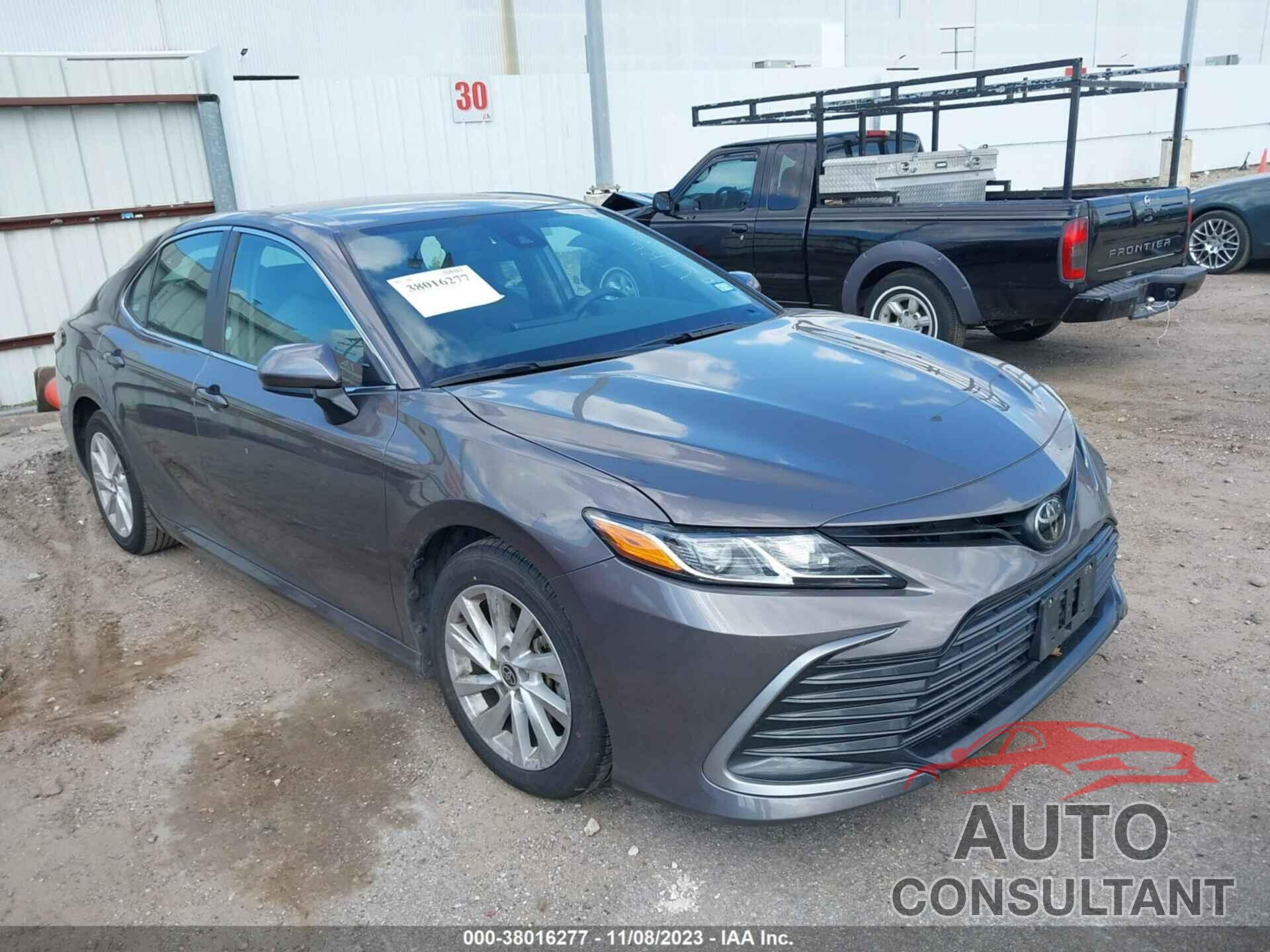 TOYOTA CAMRY 2022 - 4T1C11AK7NU682631