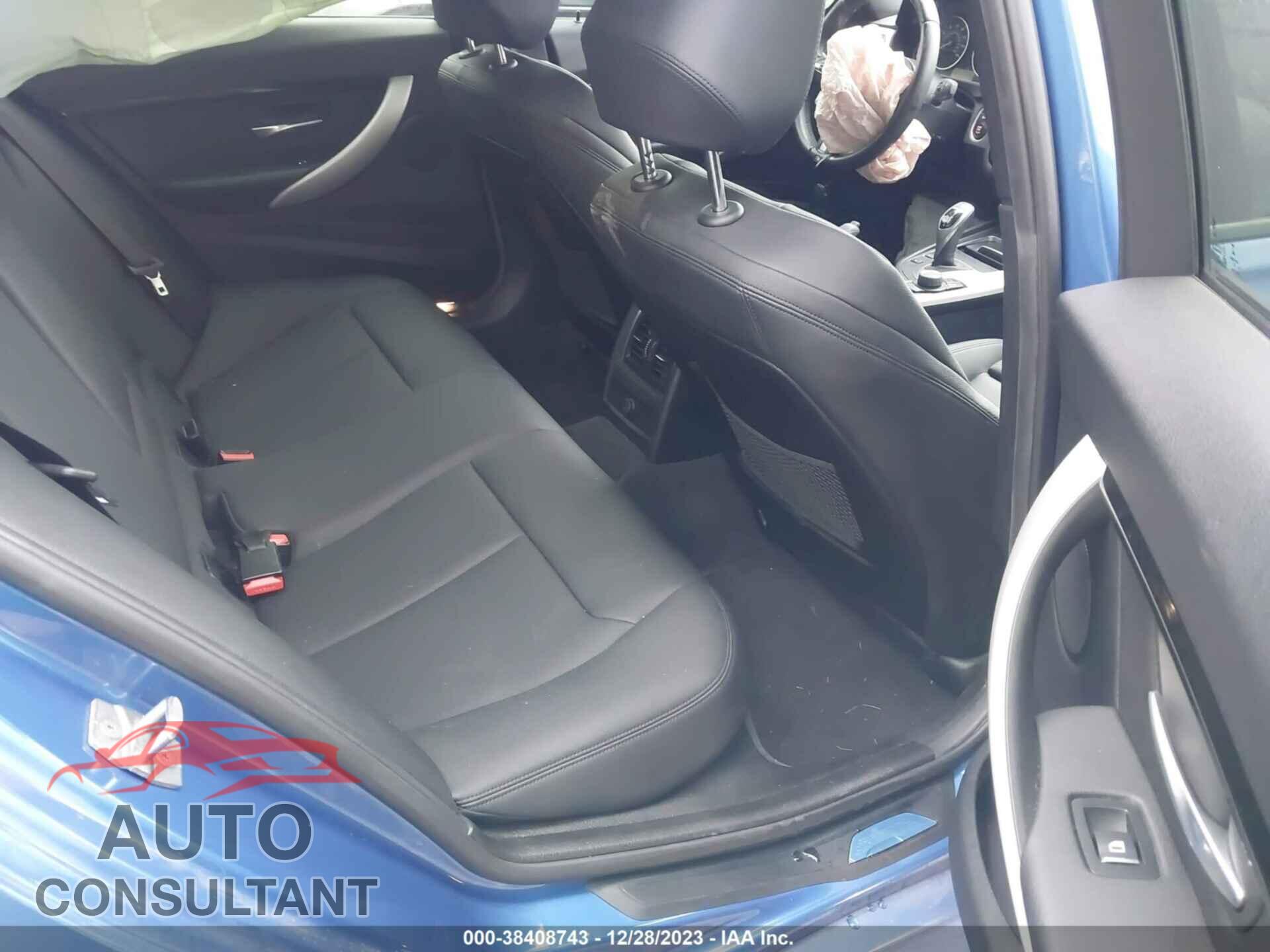 BMW 328I 2016 - WBA8E9G55GNU27744