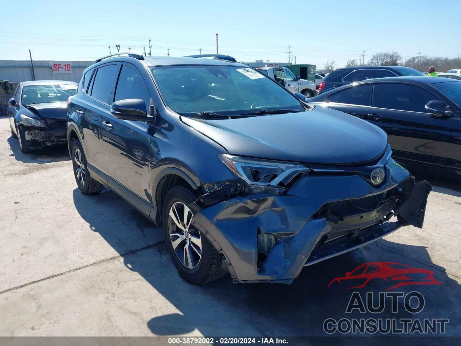 TOYOTA RAV4 2018 - JTMWFREV4JD119553