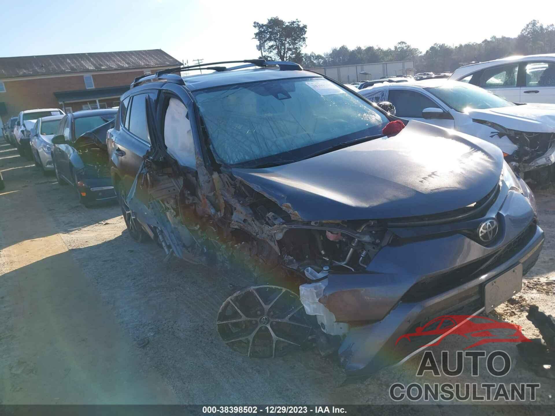 TOYOTA RAV4 2018 - JTMNFREV4JJ165431