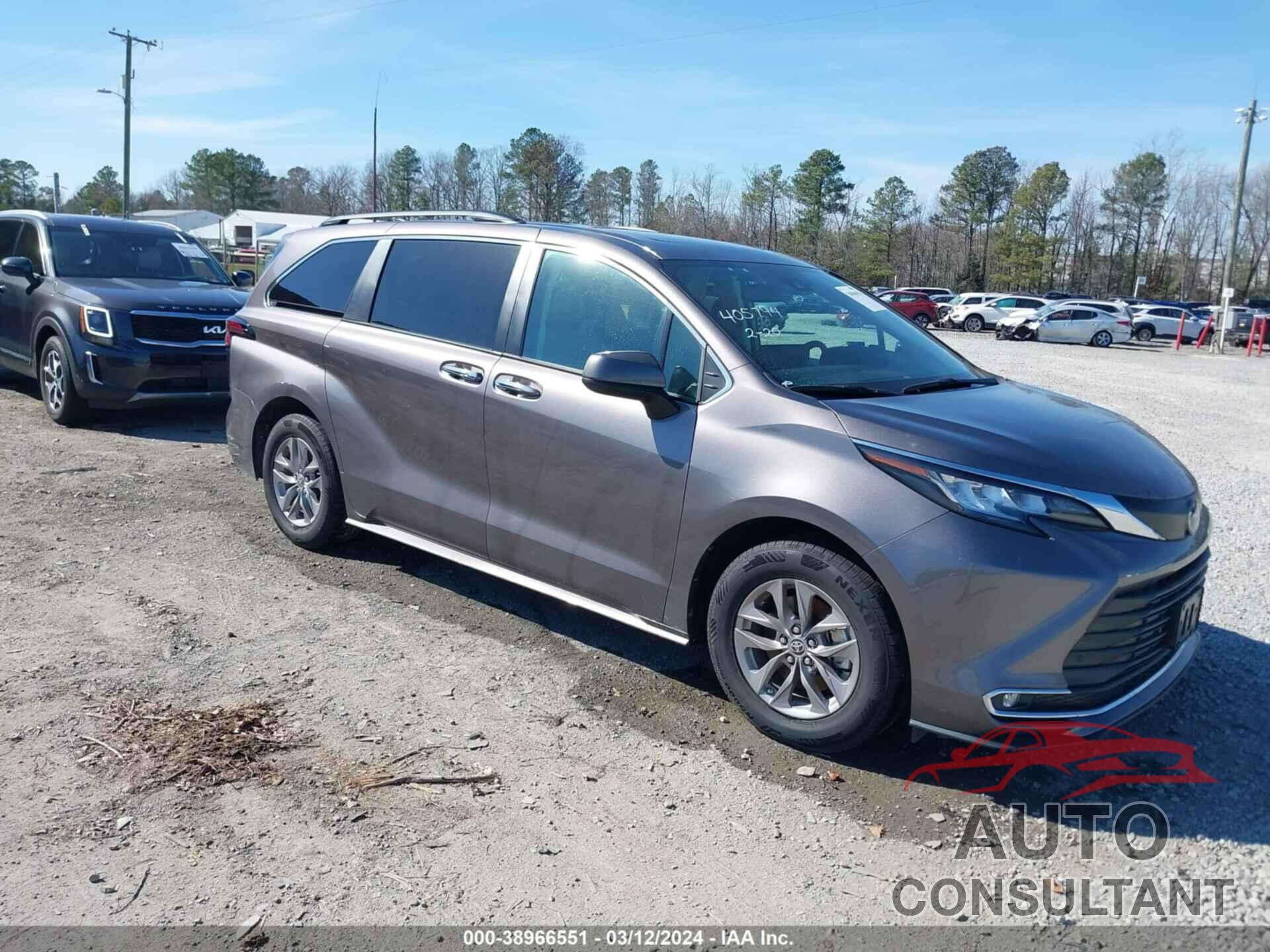 TOYOTA SIENNA 2022 - 5TDYRKEC1NS100832