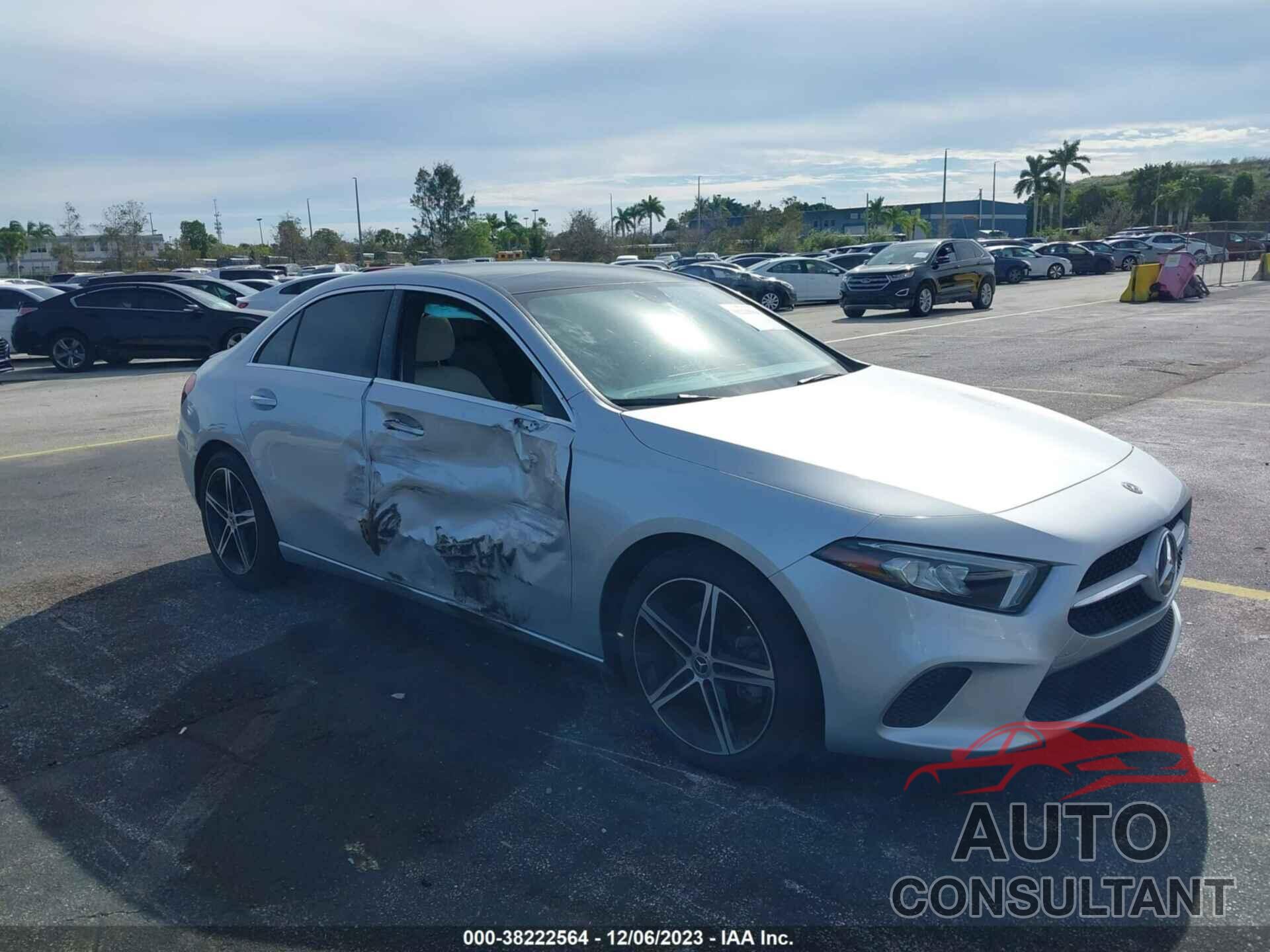 MERCEDES-BENZ A 220 2020 - W1K3G4EB0LJ236047