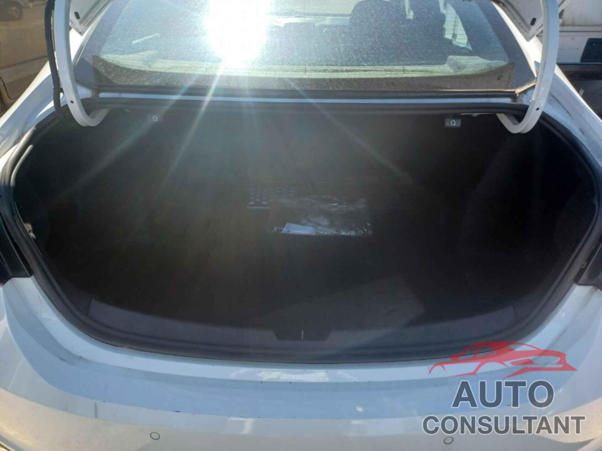 CHEVROLET MALIBU 2019 - 1G1ZD5ST3KF172872