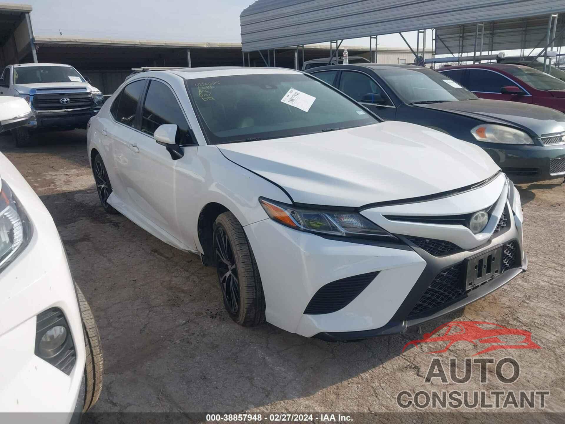 TOYOTA CAMRY 2018 - JTNB11HK6J3010366