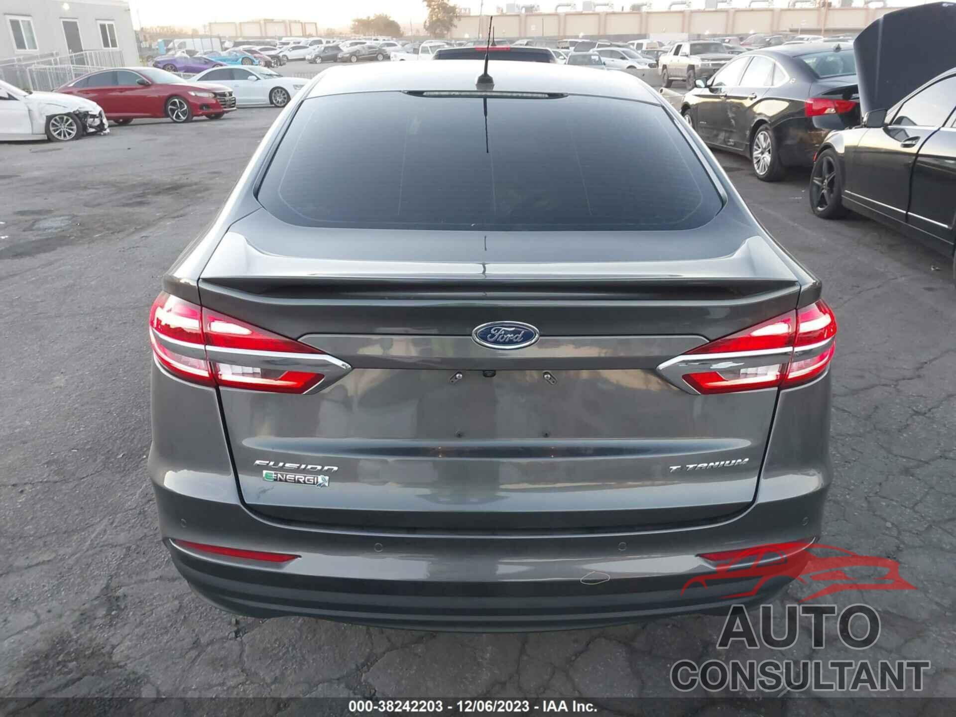 FORD FUSION 2019 - 3FA6P0SU5KR284305