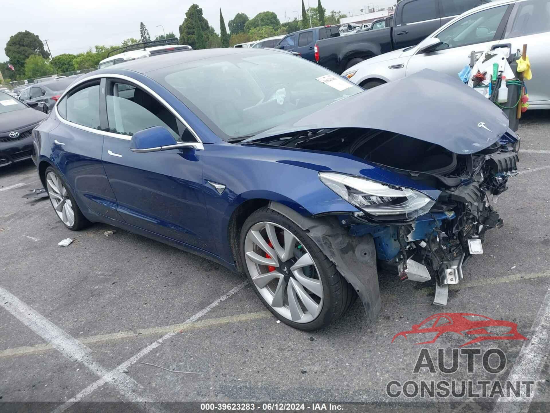 TESLA MODEL 3 2018 - 5YJ3E1EB7JF181115