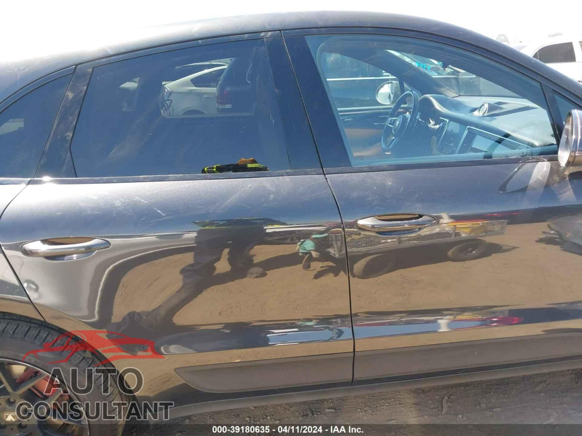 PORSCHE MACAN 2017 - WP1AA2A57HLB04842