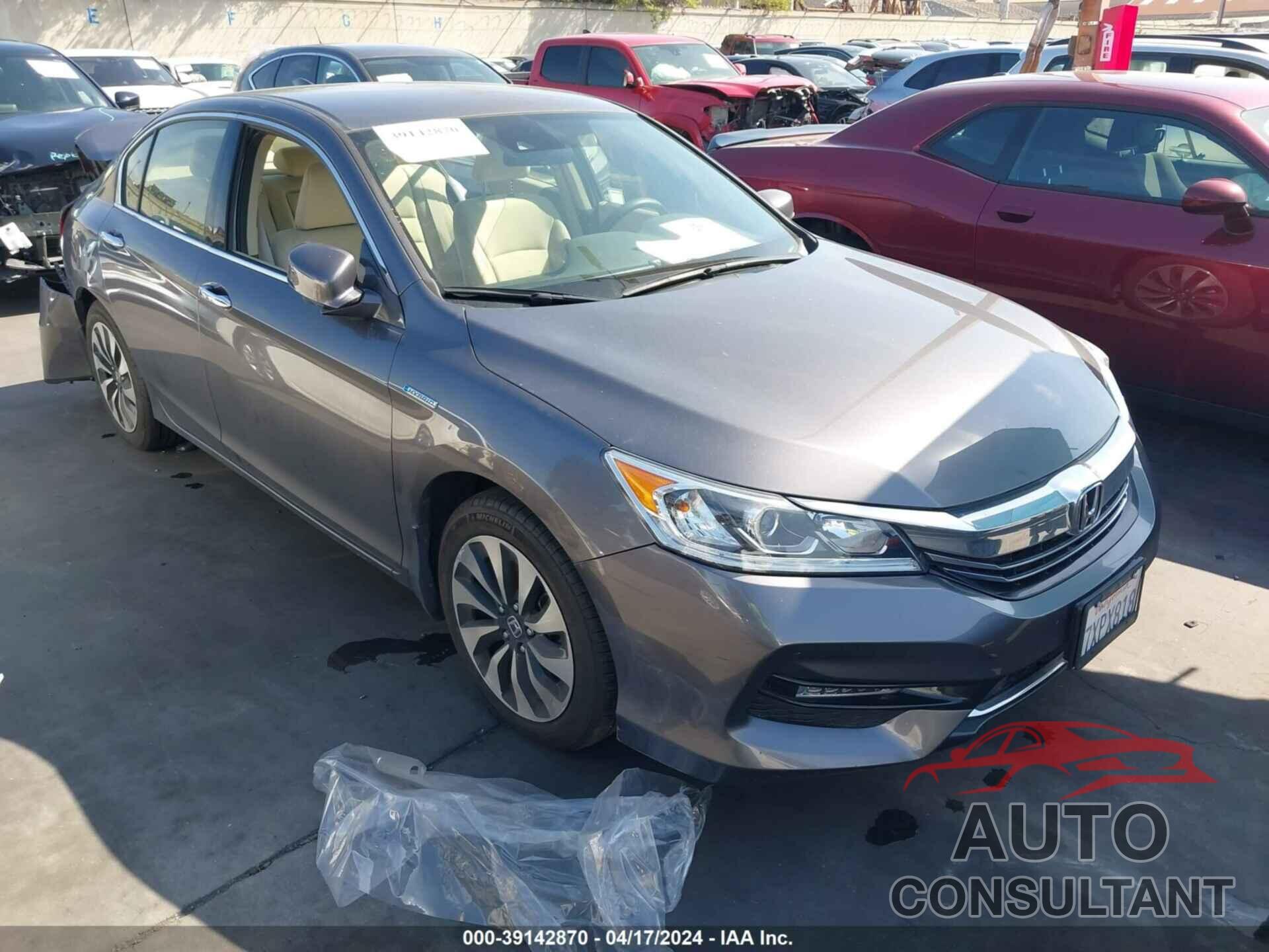 HONDA ACCORD 2017 - JHMCR6F38HC016074