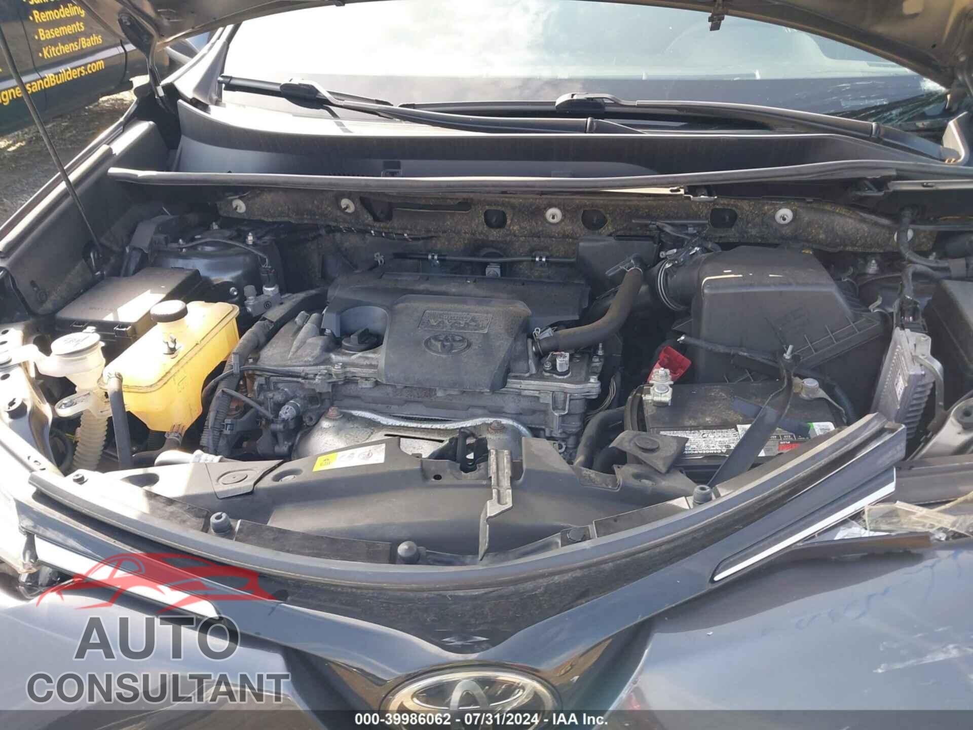 TOYOTA RAV4 2018 - JTMRFREV2JJ717543