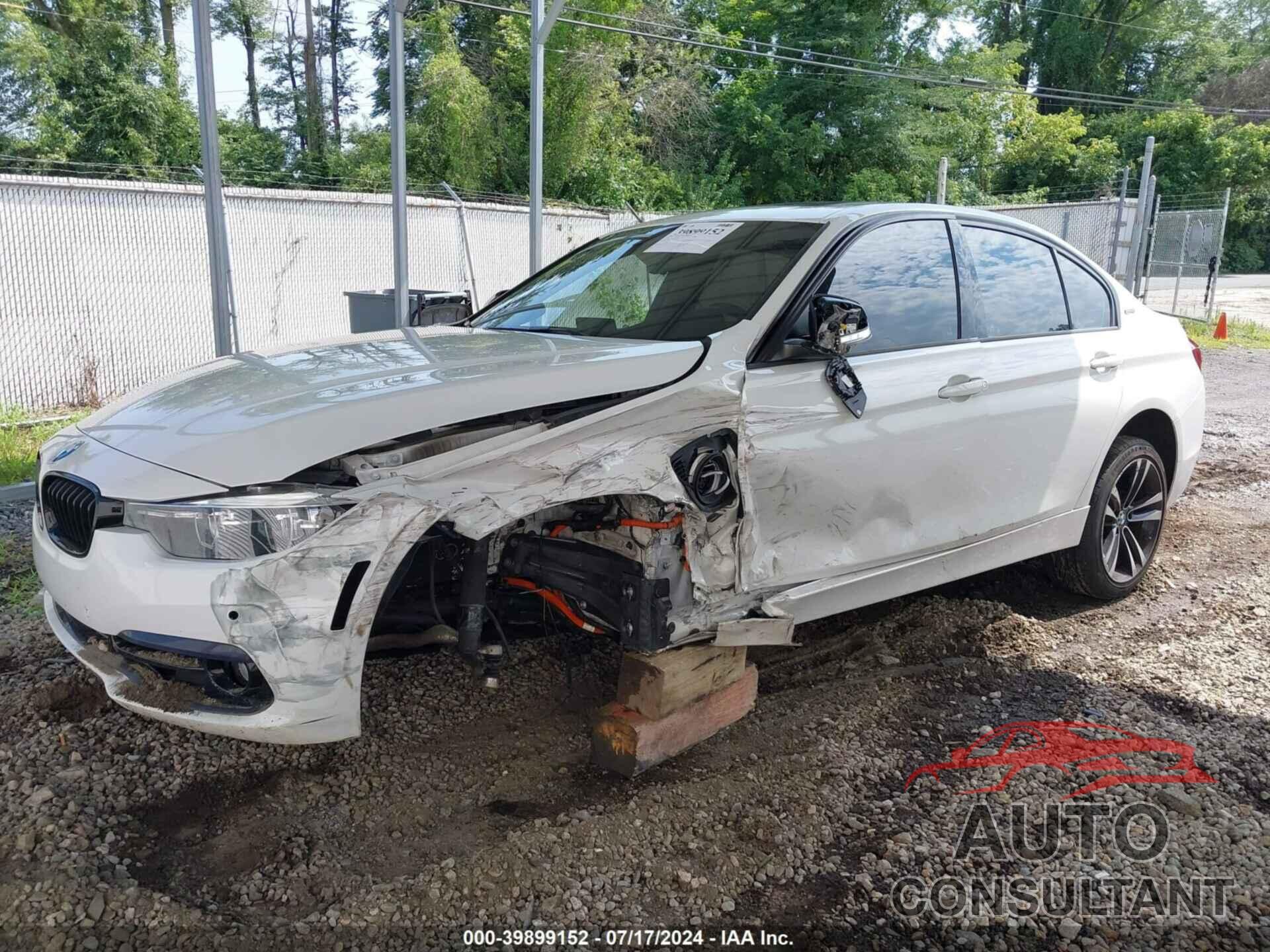 BMW 330E 2018 - WBA8E1C53JA171657