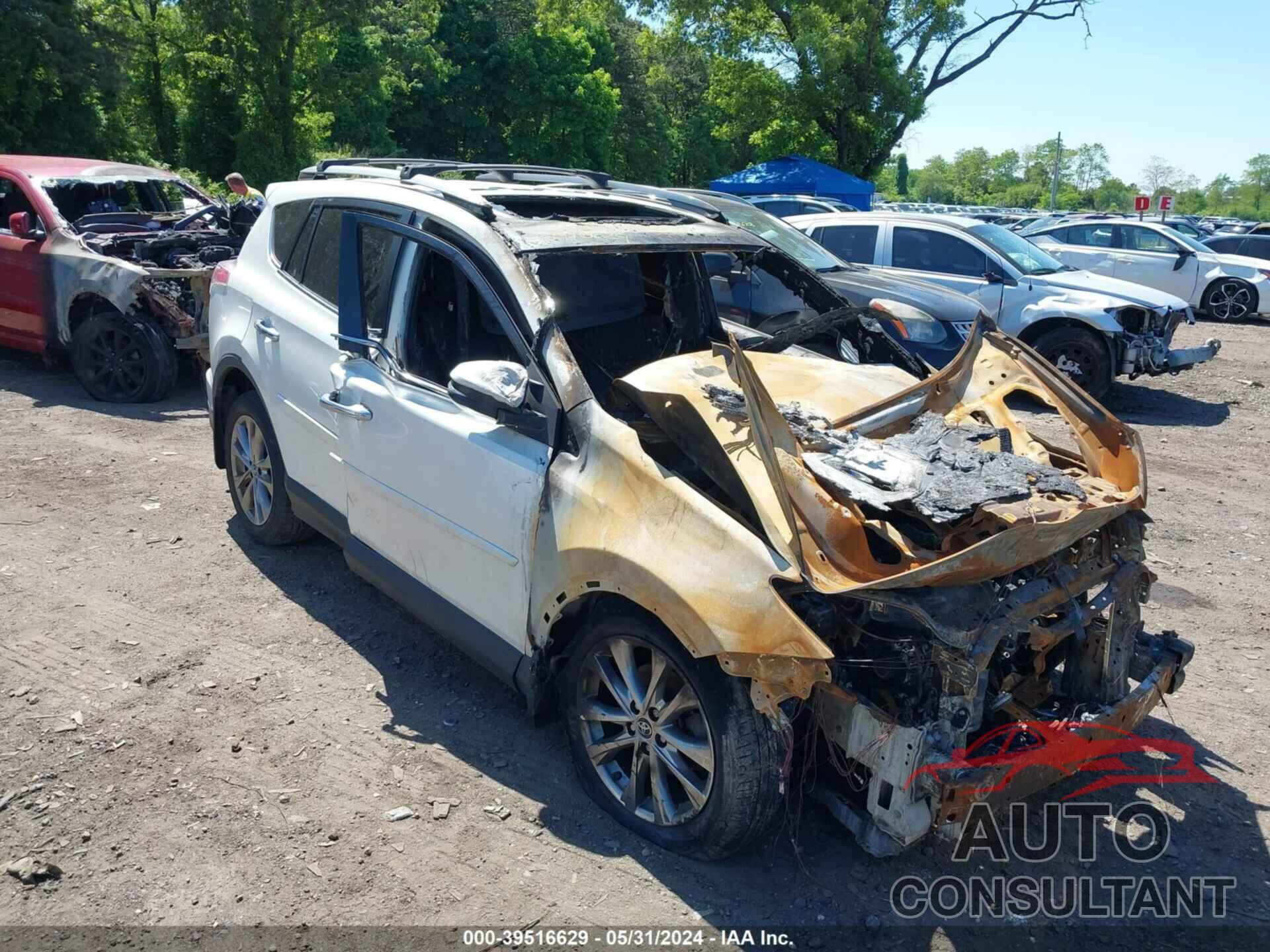 TOYOTA RAV4 2018 - JTMDFREV8JD245549