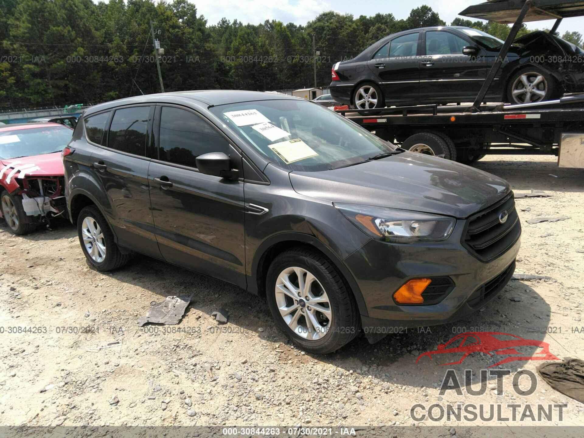 FORD ESCAPE 2018 - 1FMCU0F71JUB03231