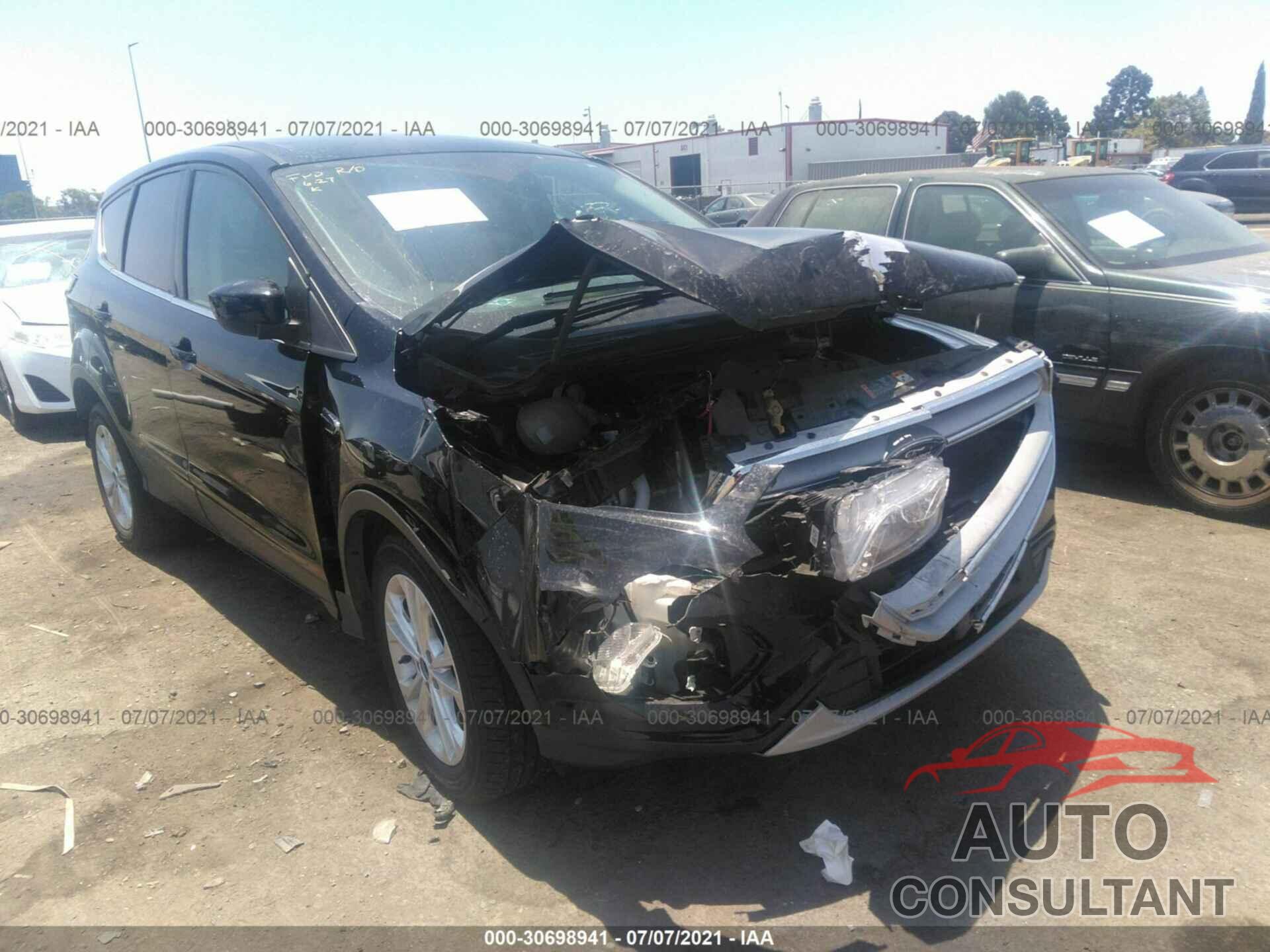 FORD ESCAPE 2017 - 1FMCU0G96HUC88922