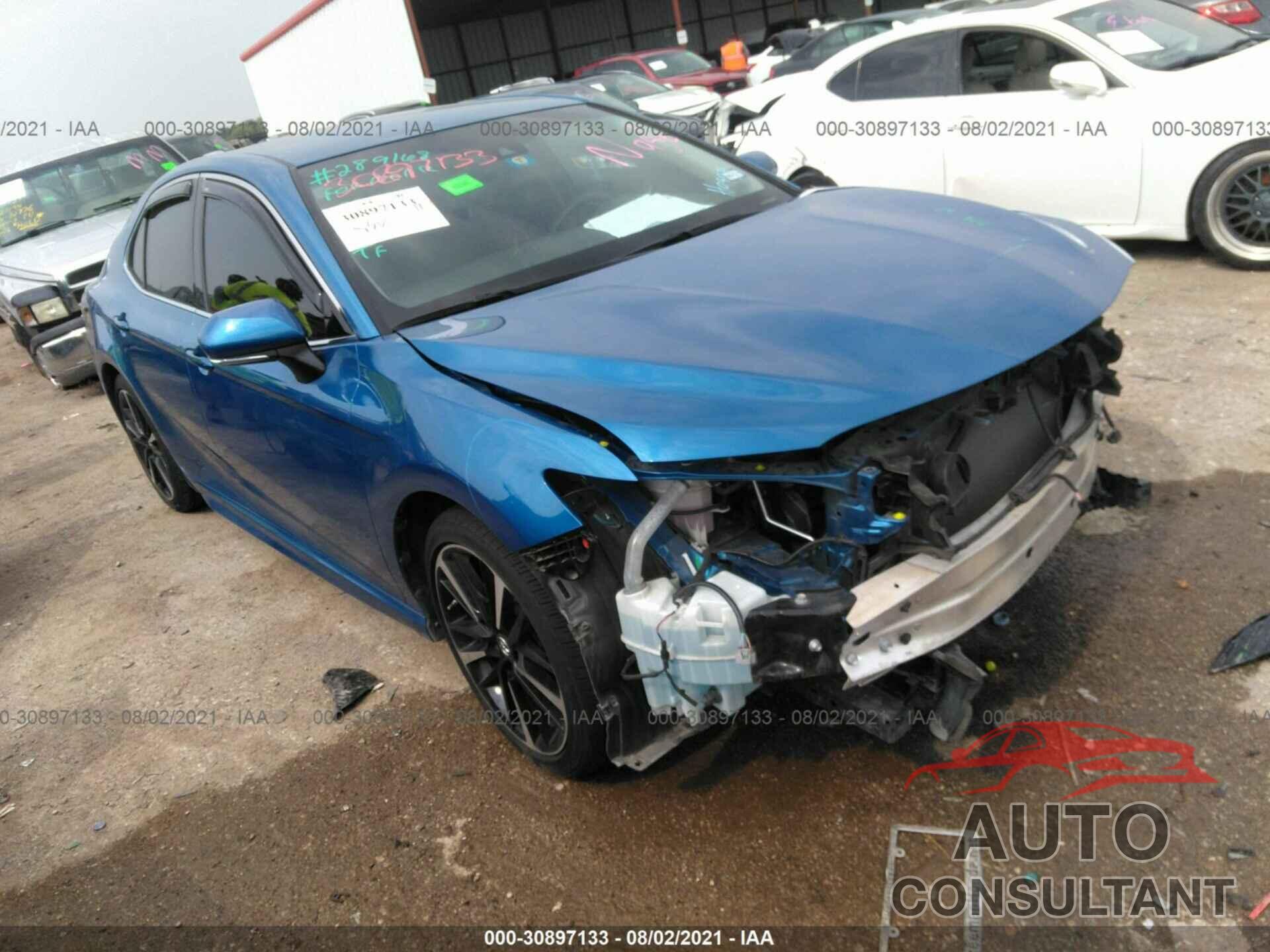 TOYOTA CAMRY 2018 - 4T1B61HK8JU042151