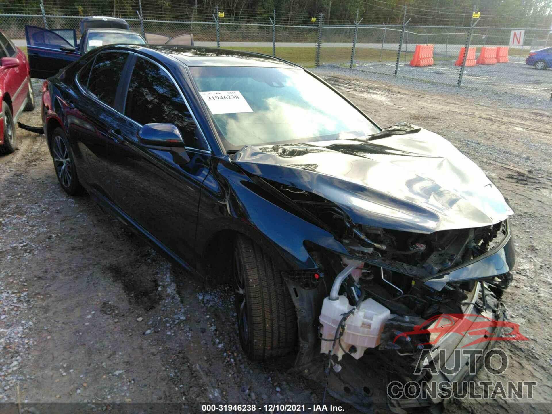 TOYOTA CAMRY 2018 - 4T1B11HK6JU655108