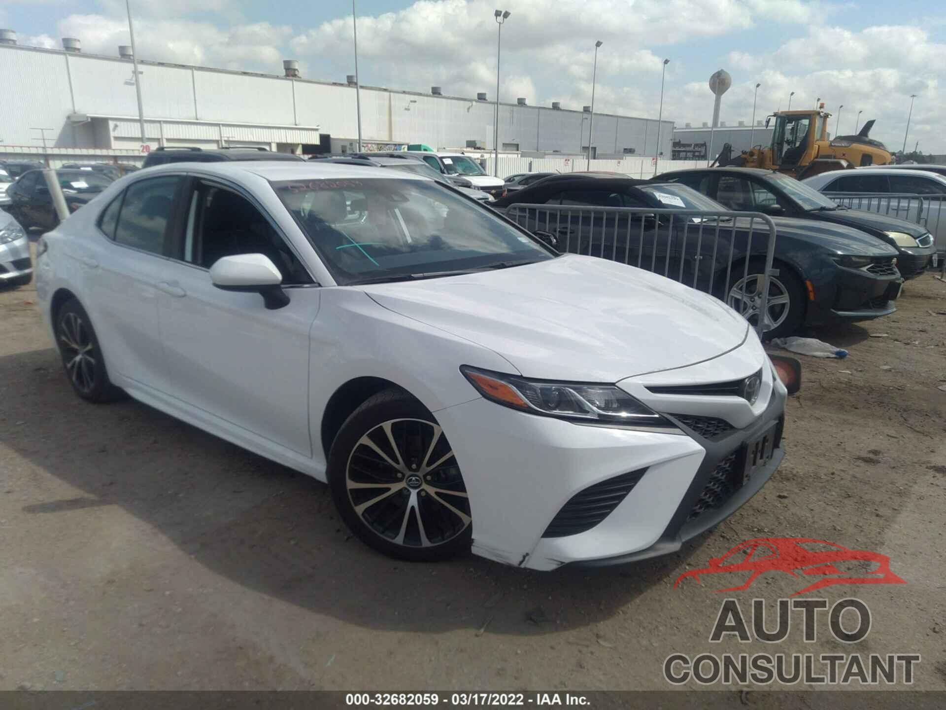 TOYOTA CAMRY 2020 - 4T1G11AK1LU344866