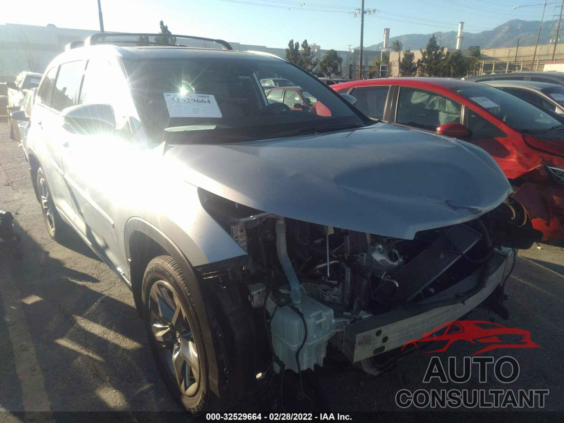 TOYOTA HIGHLANDER 2019 - 5TDDGRFH0KS070273