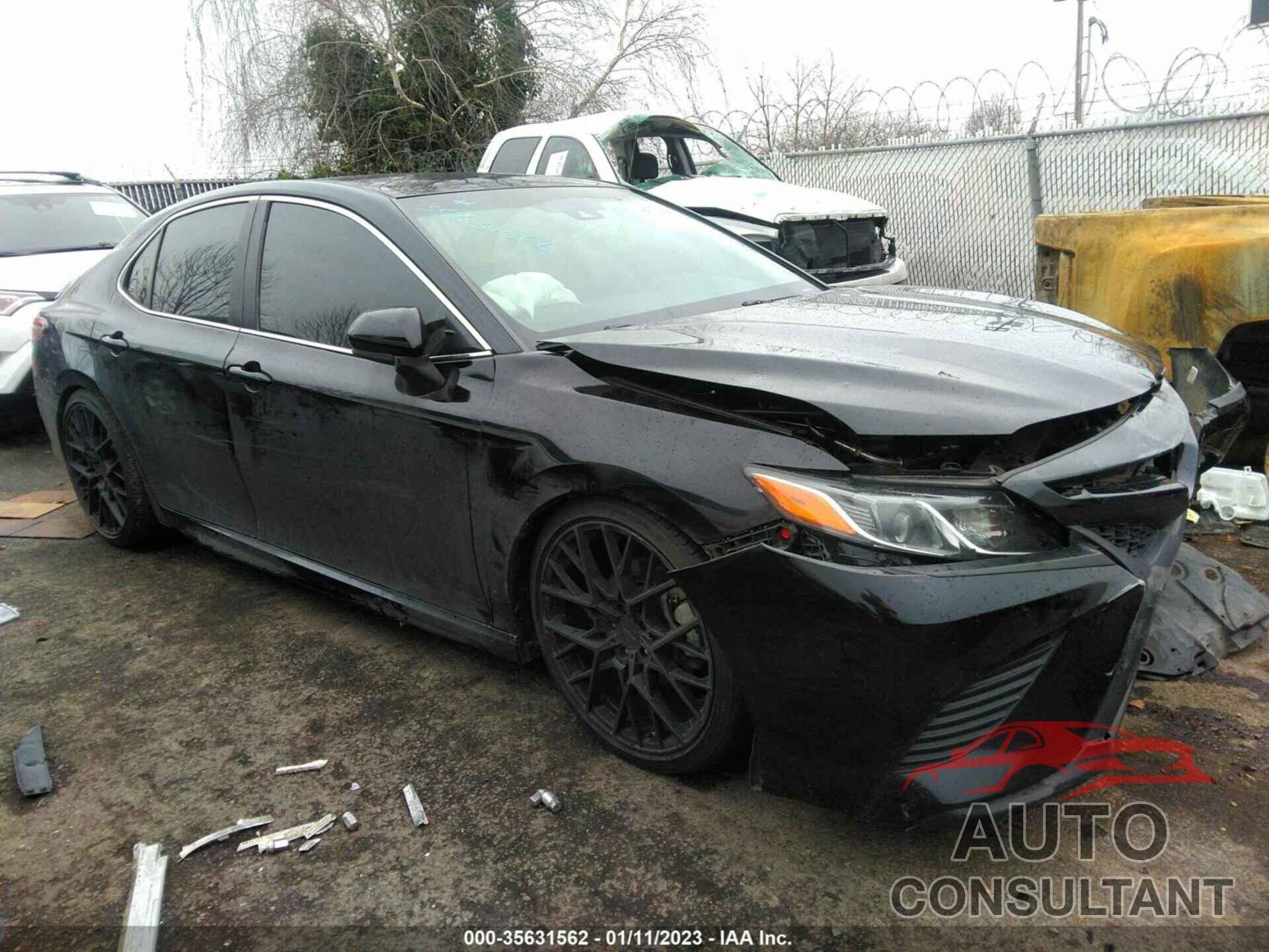 TOYOTA CAMRY 2018 - 4T1B11HK0JU139018