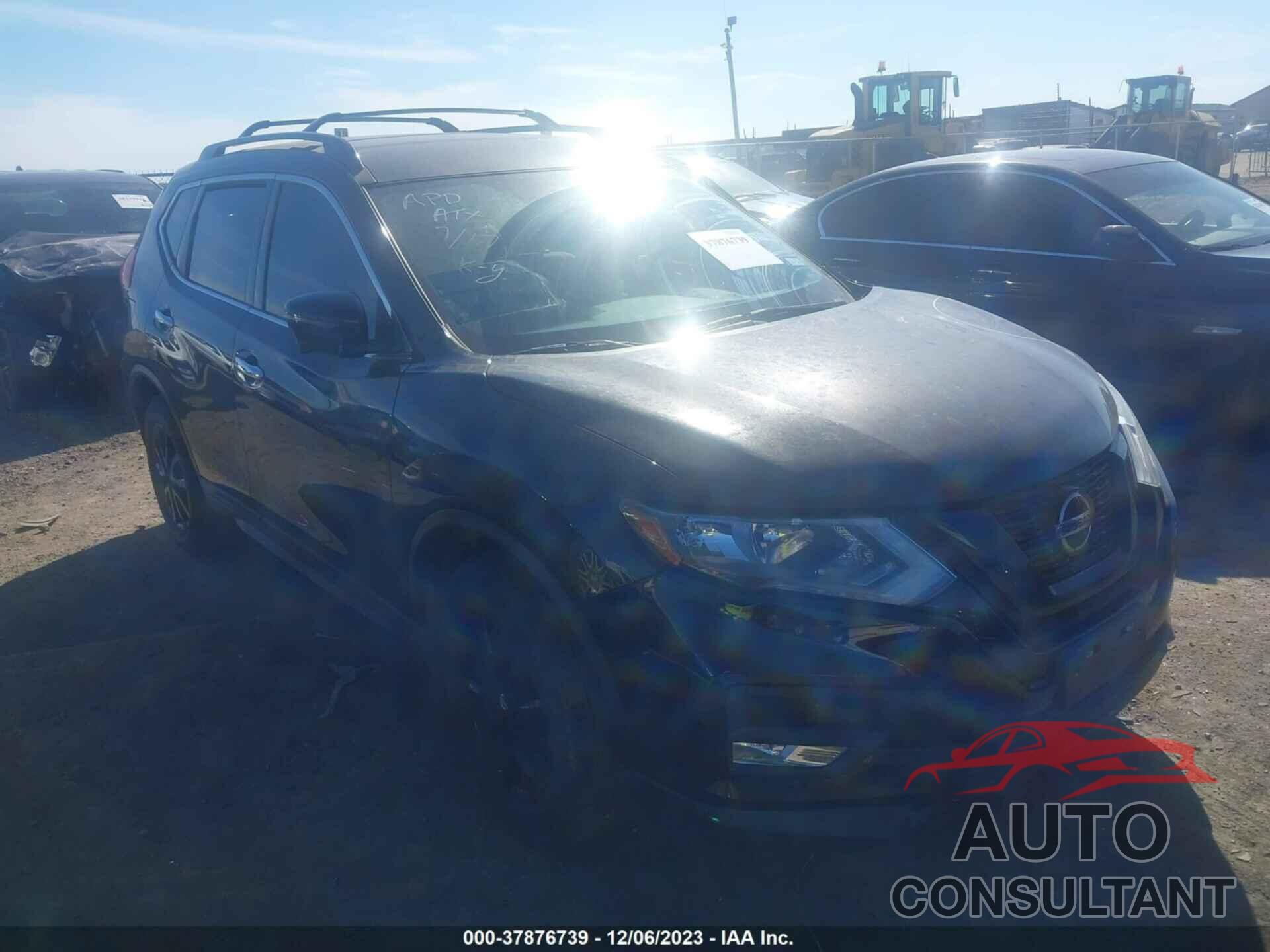 NISSAN ROGUE 2018 - 5N1AT2MT1JC801057