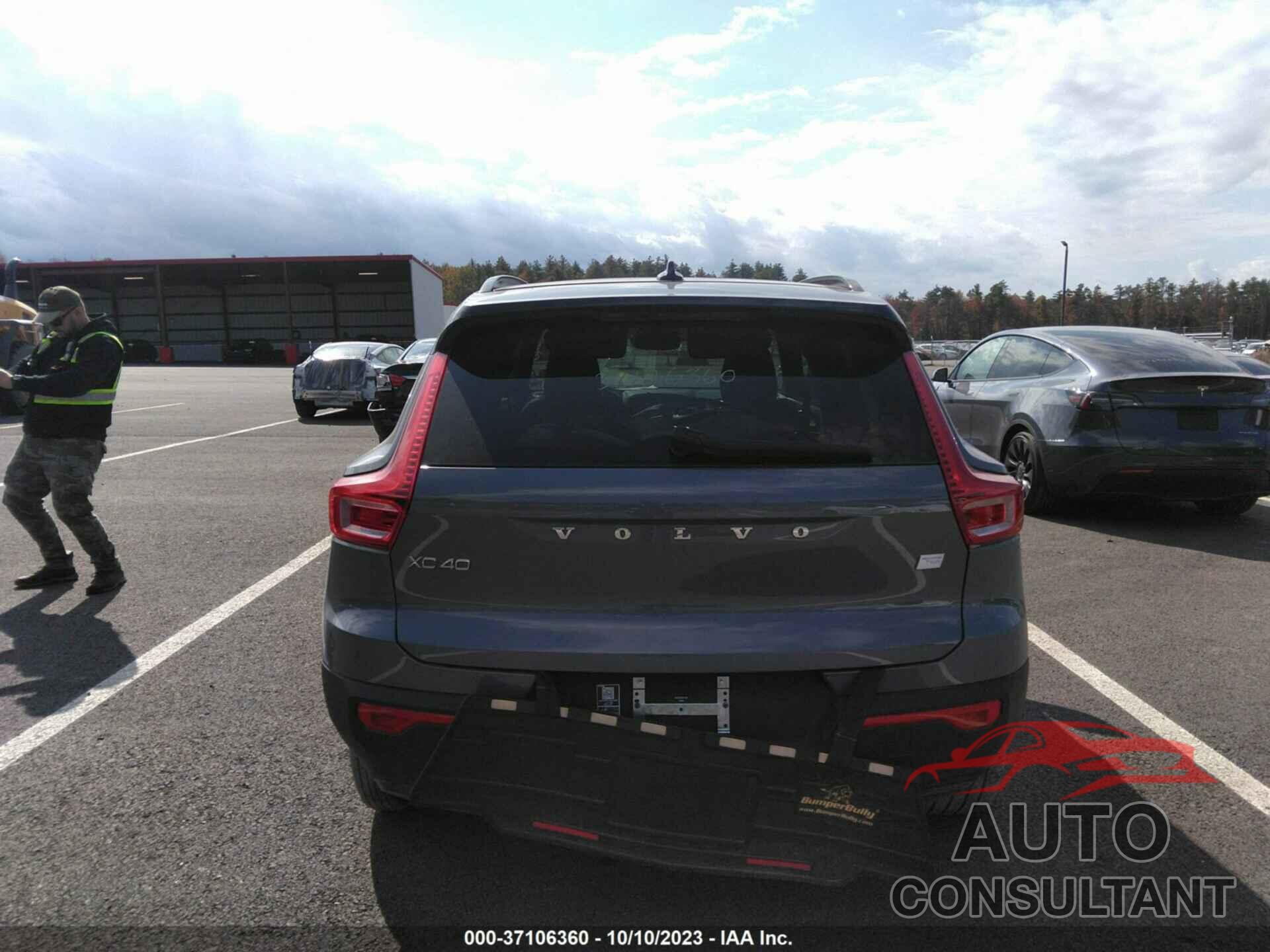 VOLVO XC40 RECHARGE PURE ELECTRIC 2022 - YV4ED3UB0N2712167