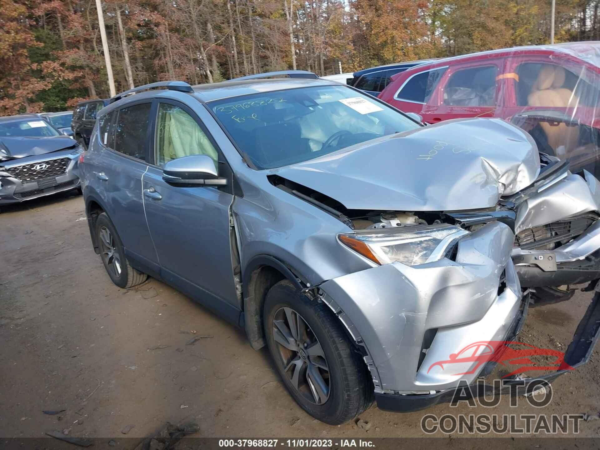 TOYOTA RAV4 2018 - JTMRFREV8JJ259149