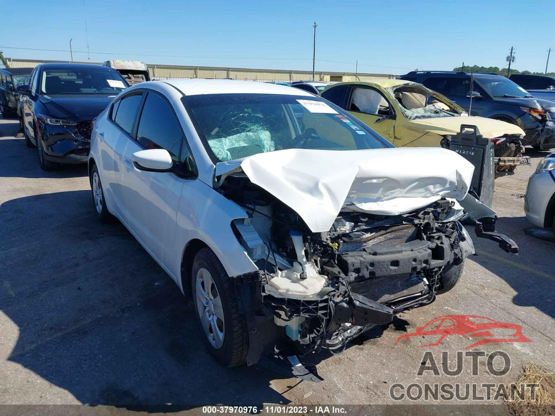 KIA FORTE 2018 - 3KPFK4A70JE238768