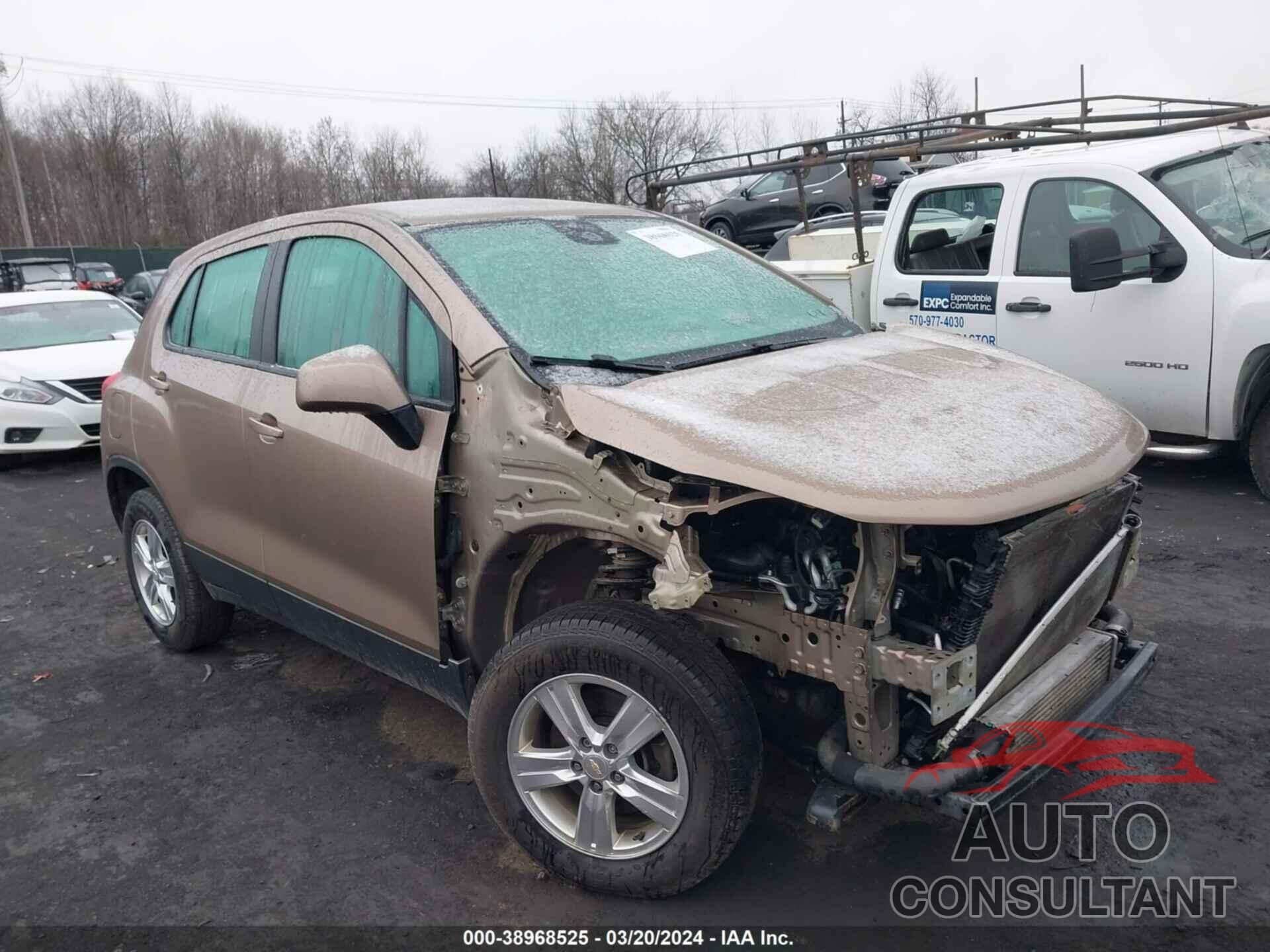 CHEVROLET TRAX 2018 - 3GNCJNSB1JL300101