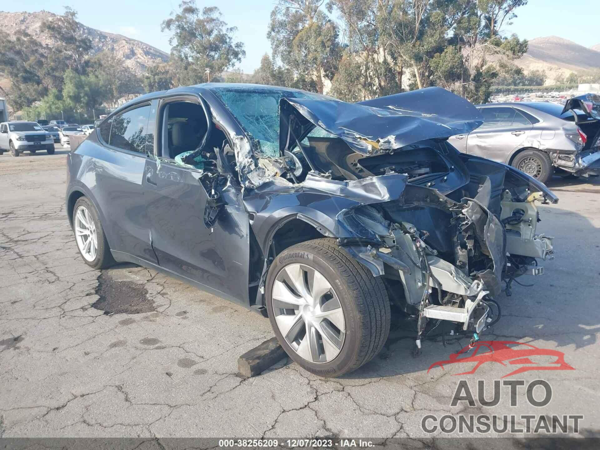 TESLA MODEL Y 2021 - 5YJYGDEE2MF215154