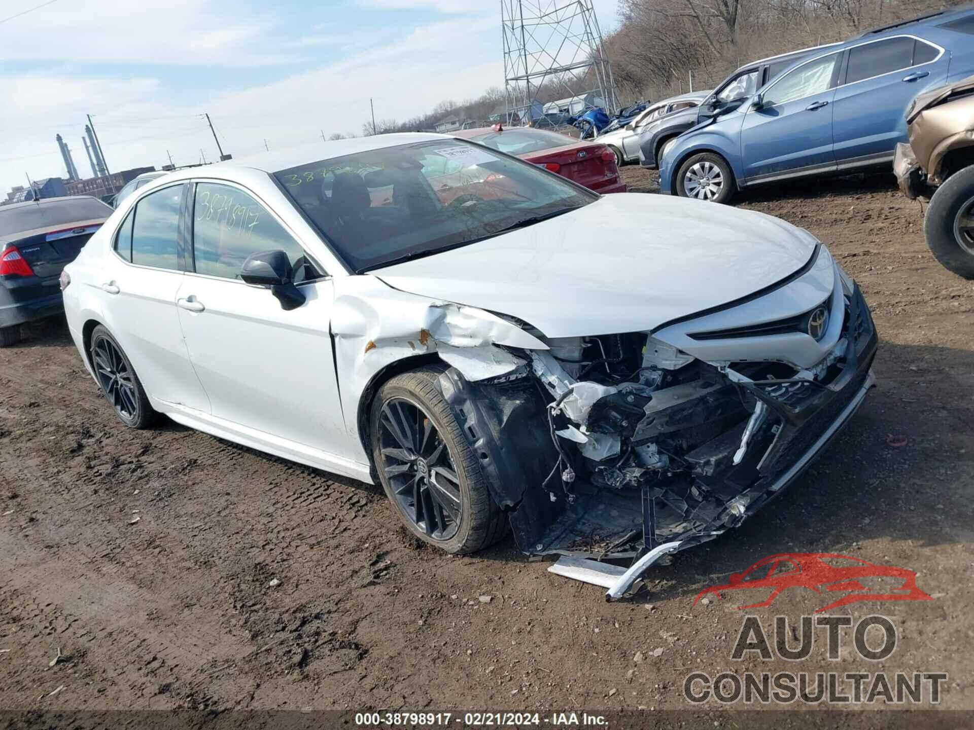 TOYOTA CAMRY 2021 - 4T1K61AK0MU590188