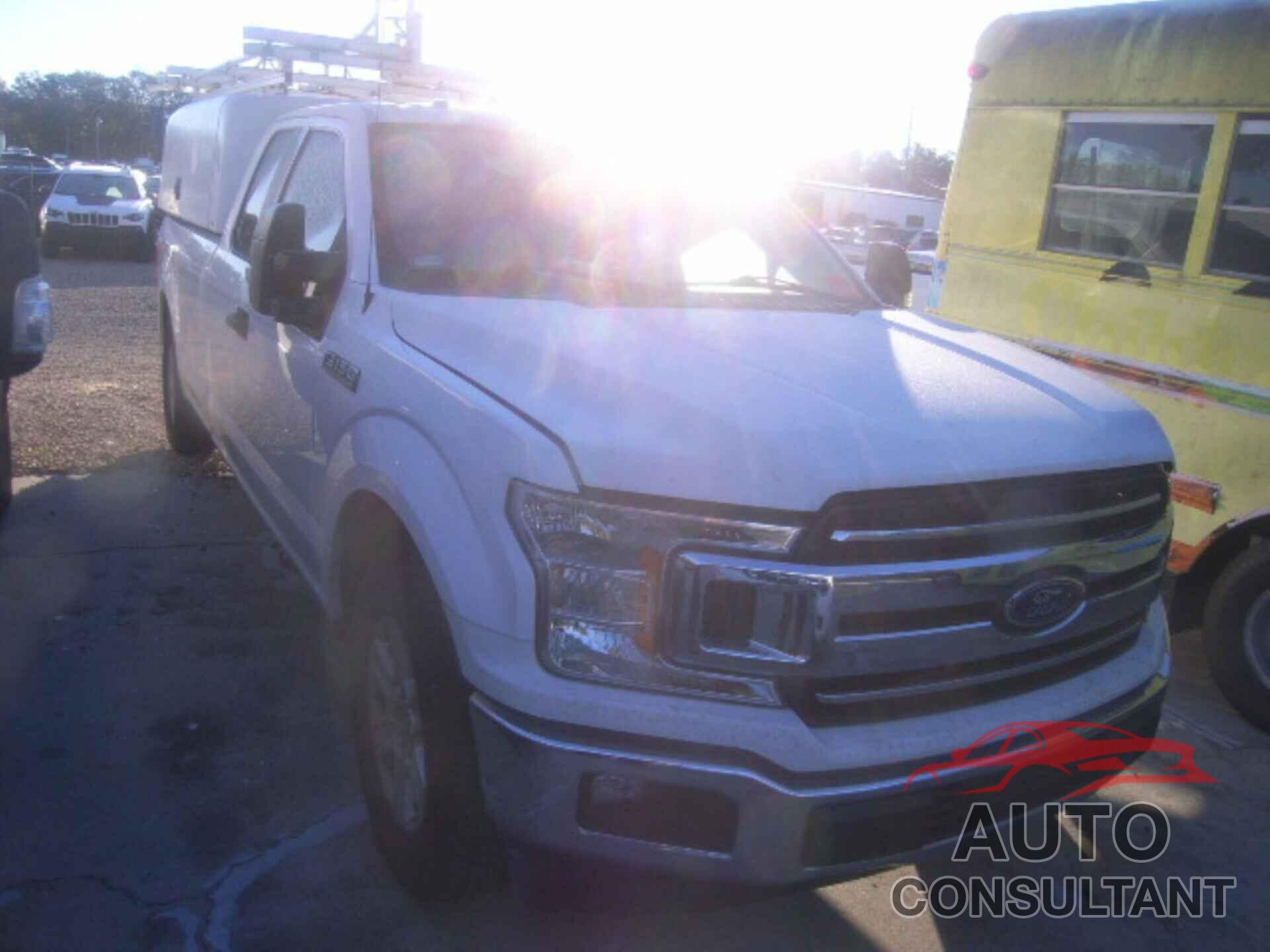 FORD F-150 2018 - 1FTFX1C54JKF08108