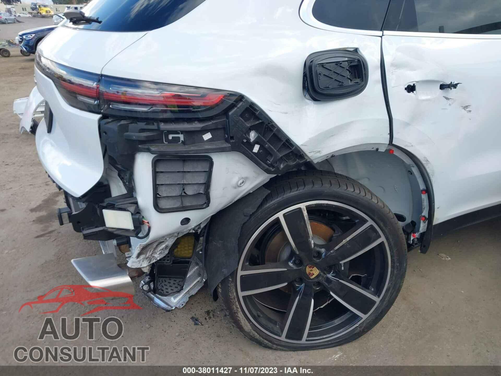 PORSCHE CAYENNE 2023 - WP1AA2AY7PDA07840