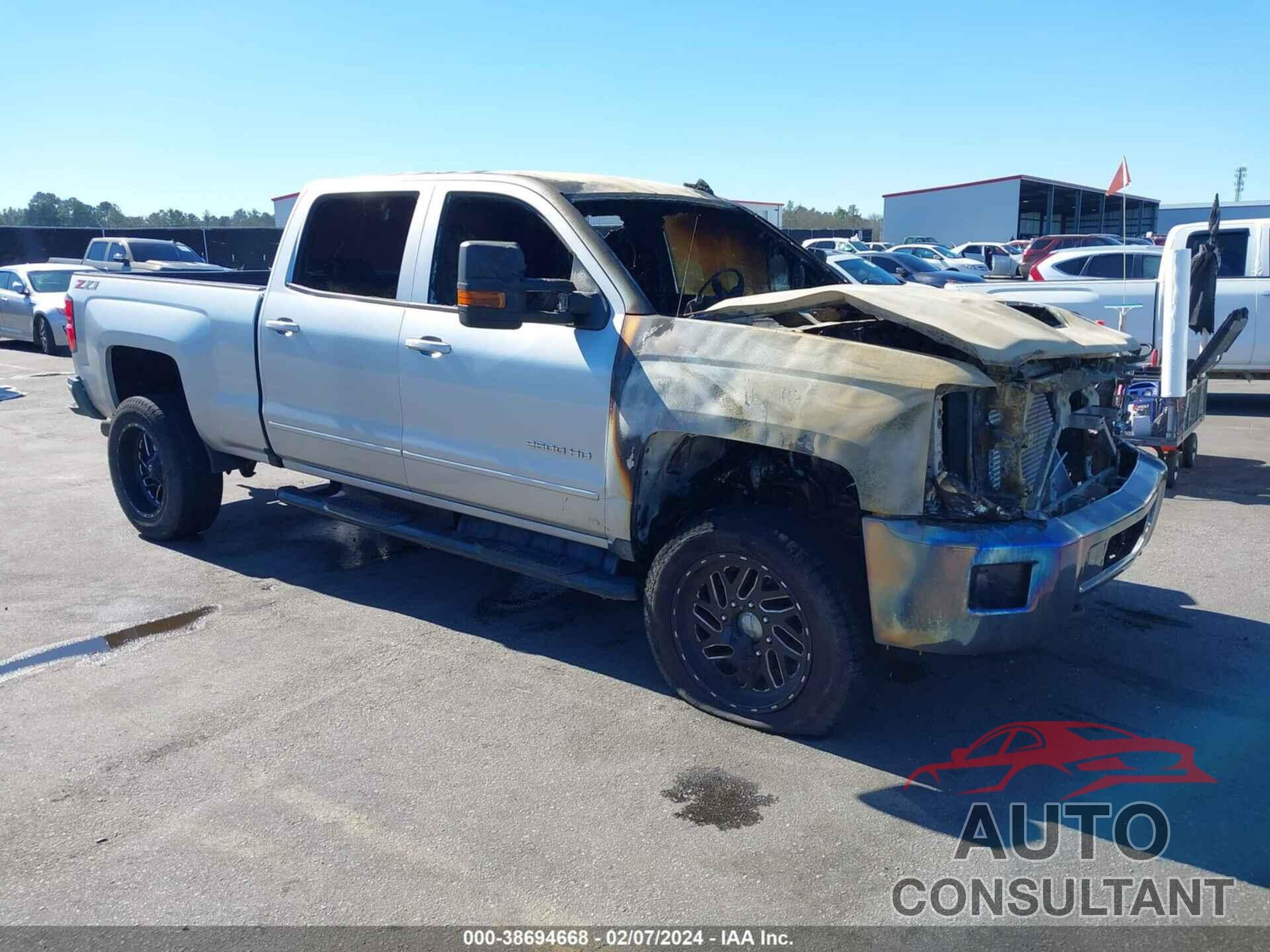 CHEVROLET SILVERADO 2018 - 1GC1KVEY2JF139023