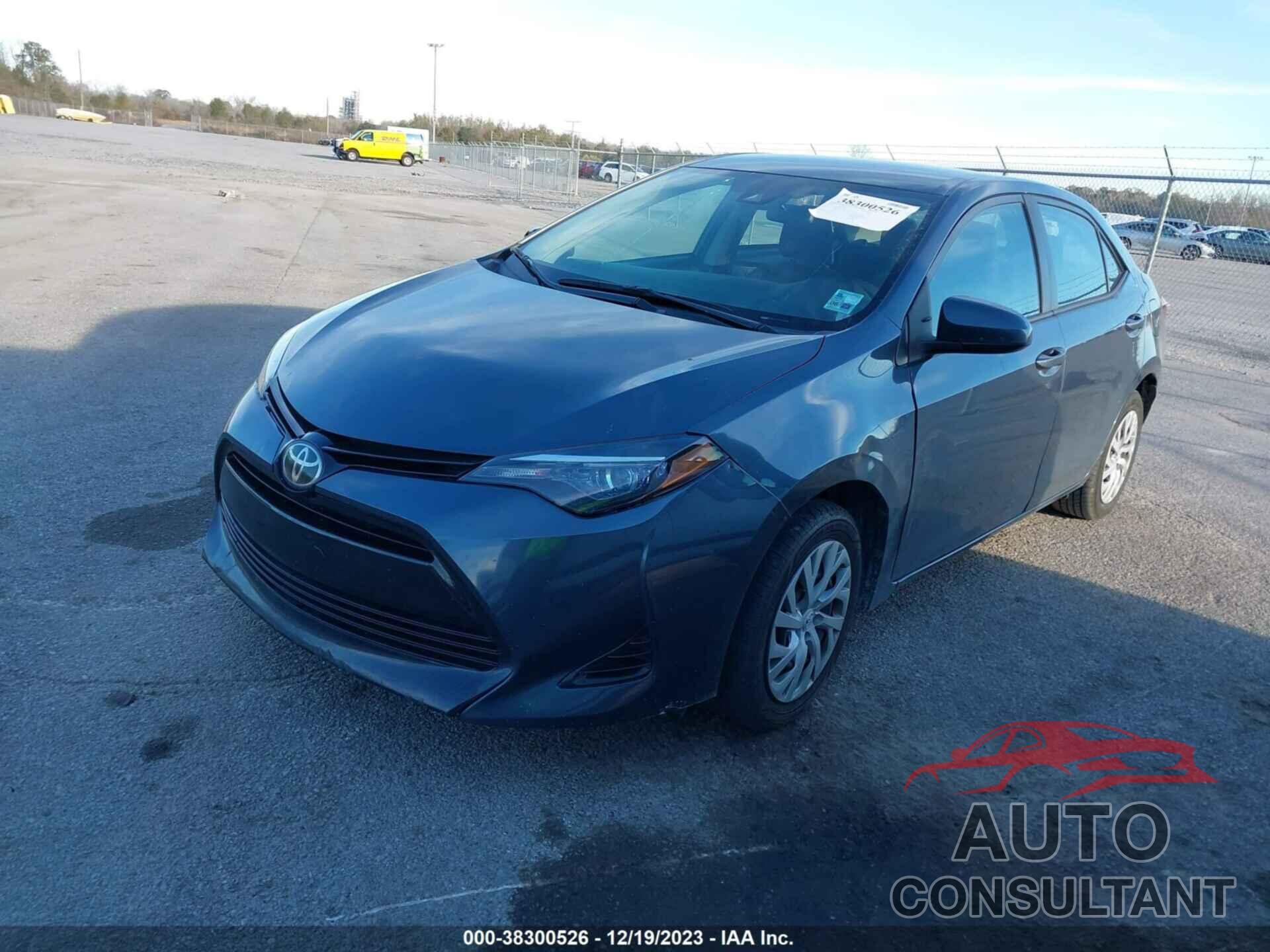 TOYOTA COROLLA 2018 - 5YFBURHE0JP798430