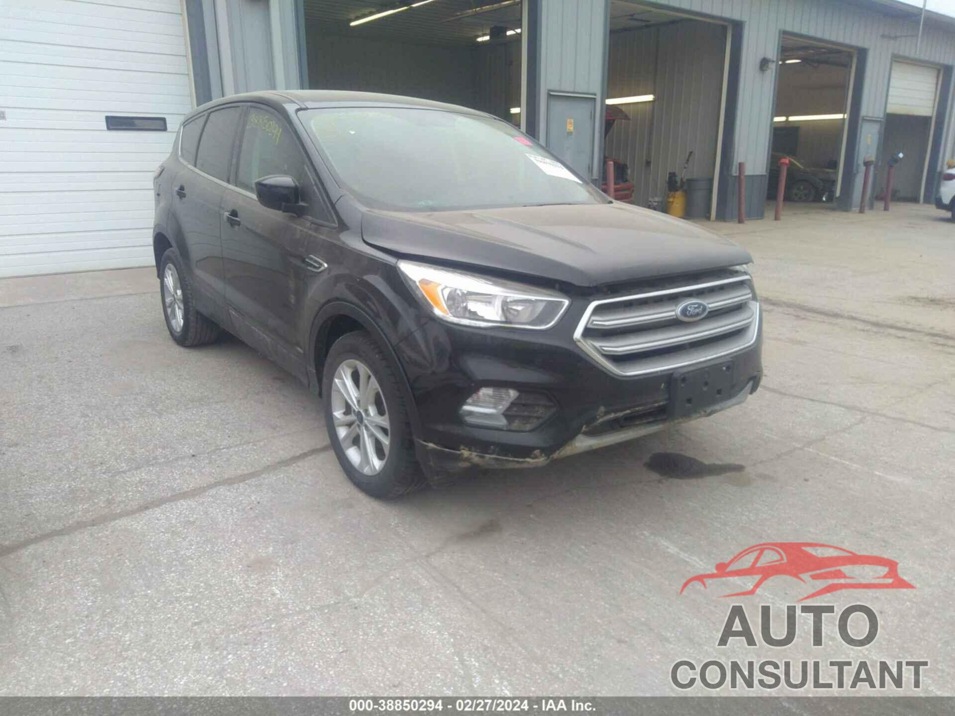 FORD ESCAPE 2017 - 1FMCU0GD6HUC75673