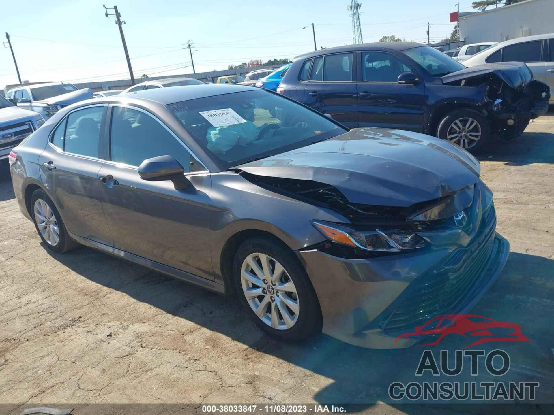 TOYOTA CAMRY 2018 - 4T1B11HK4JU520452