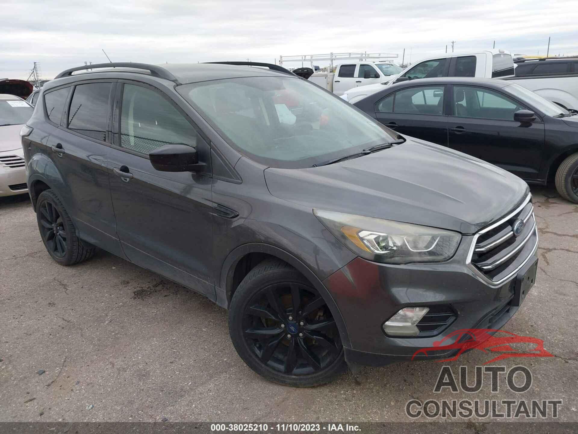 FORD ESCAPE 2017 - 1FMCU0GD4HUA13750
