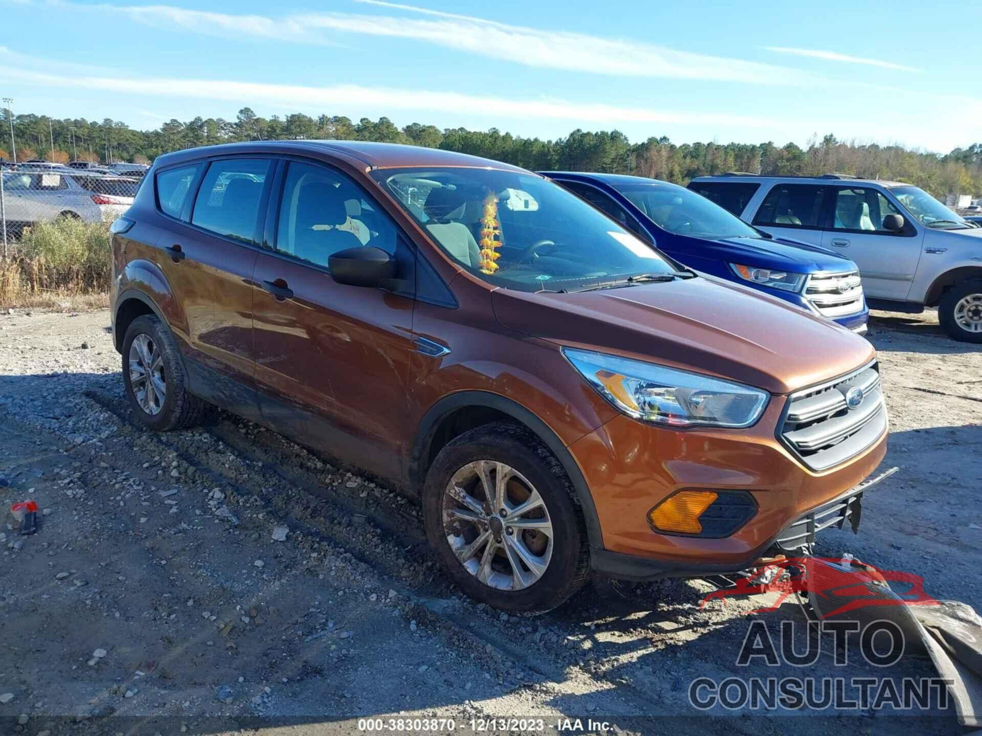 FORD ESCAPE 2017 - 1FMCU0F75HUC42742