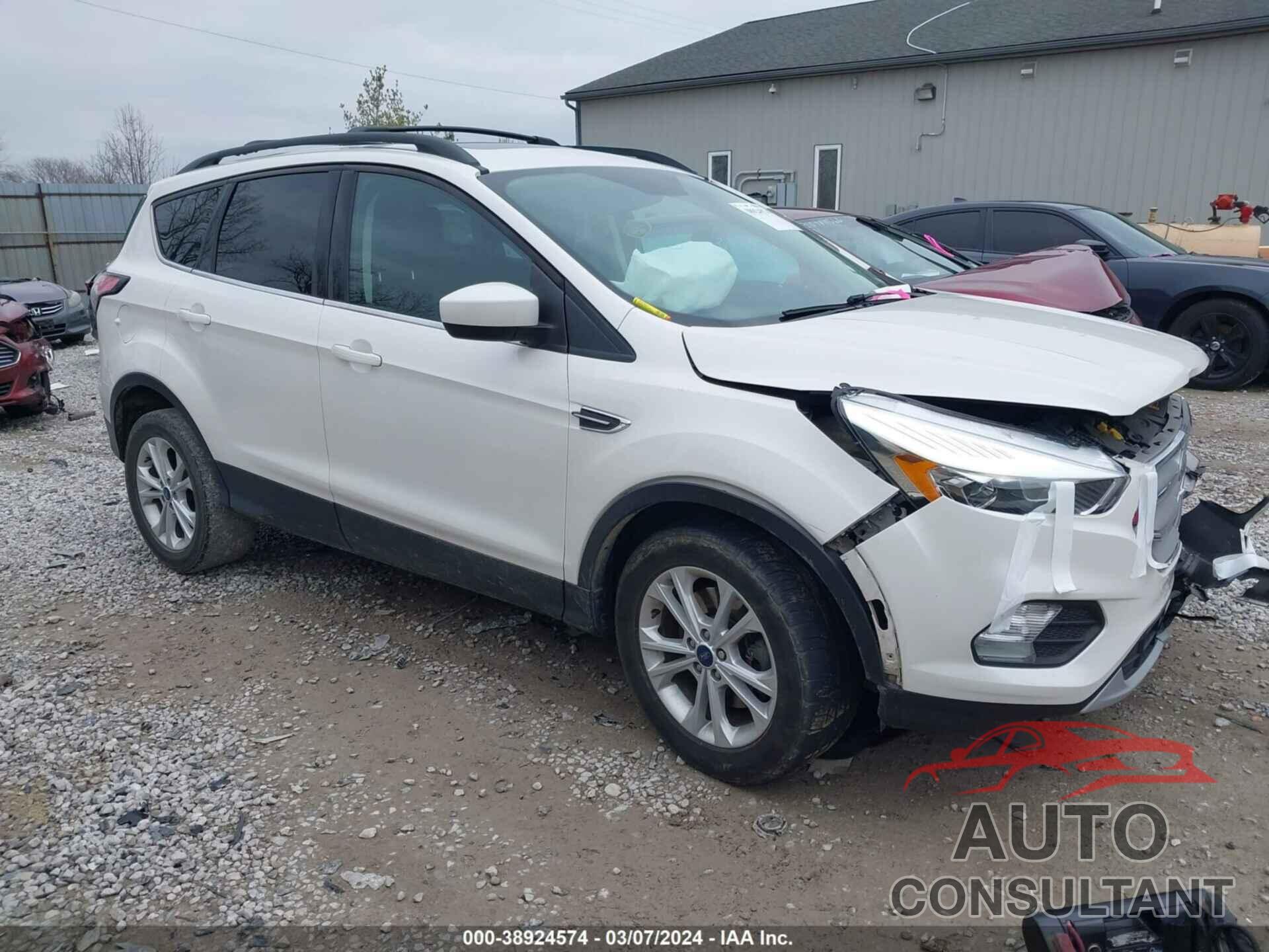 FORD ESCAPE 2017 - 1FMCU9G90HUC62059