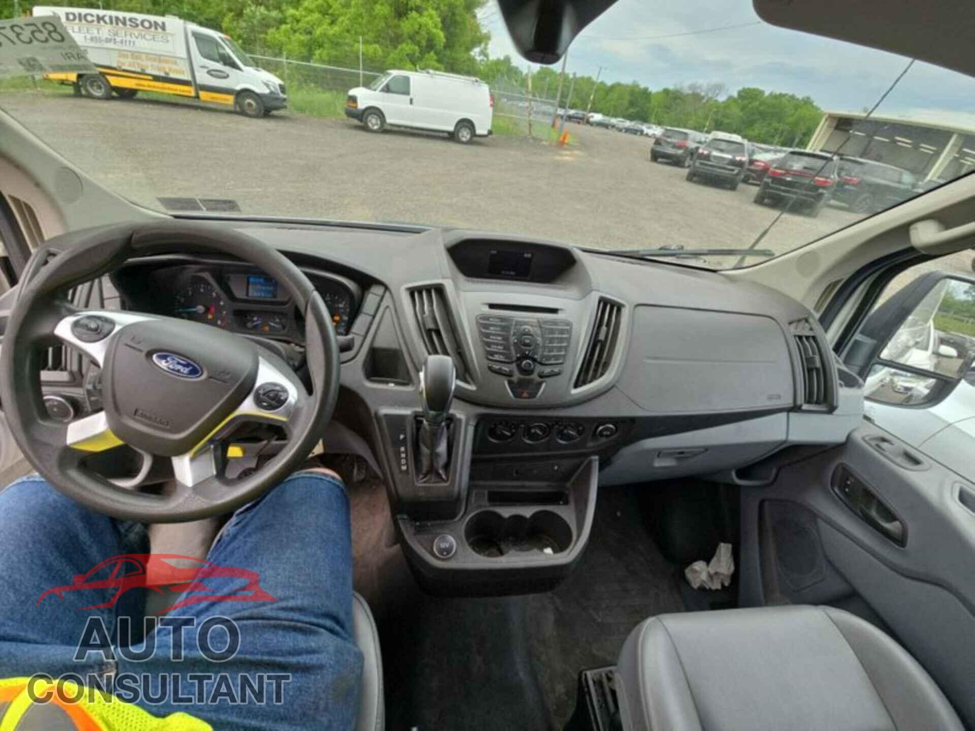 FORD TRANSIT-250 2018 - 1FTYR3XM3JKB31061
