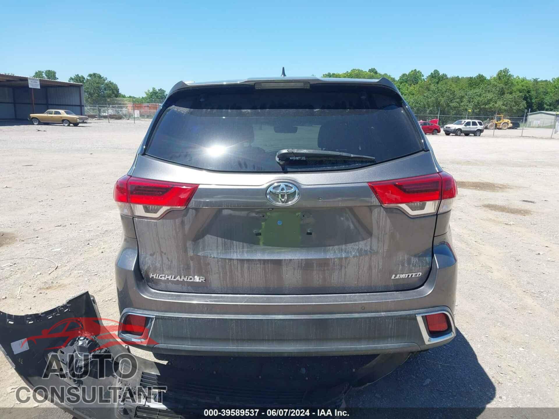 TOYOTA HIGHLANDER 2018 - 5TDYZRFH0JS264232