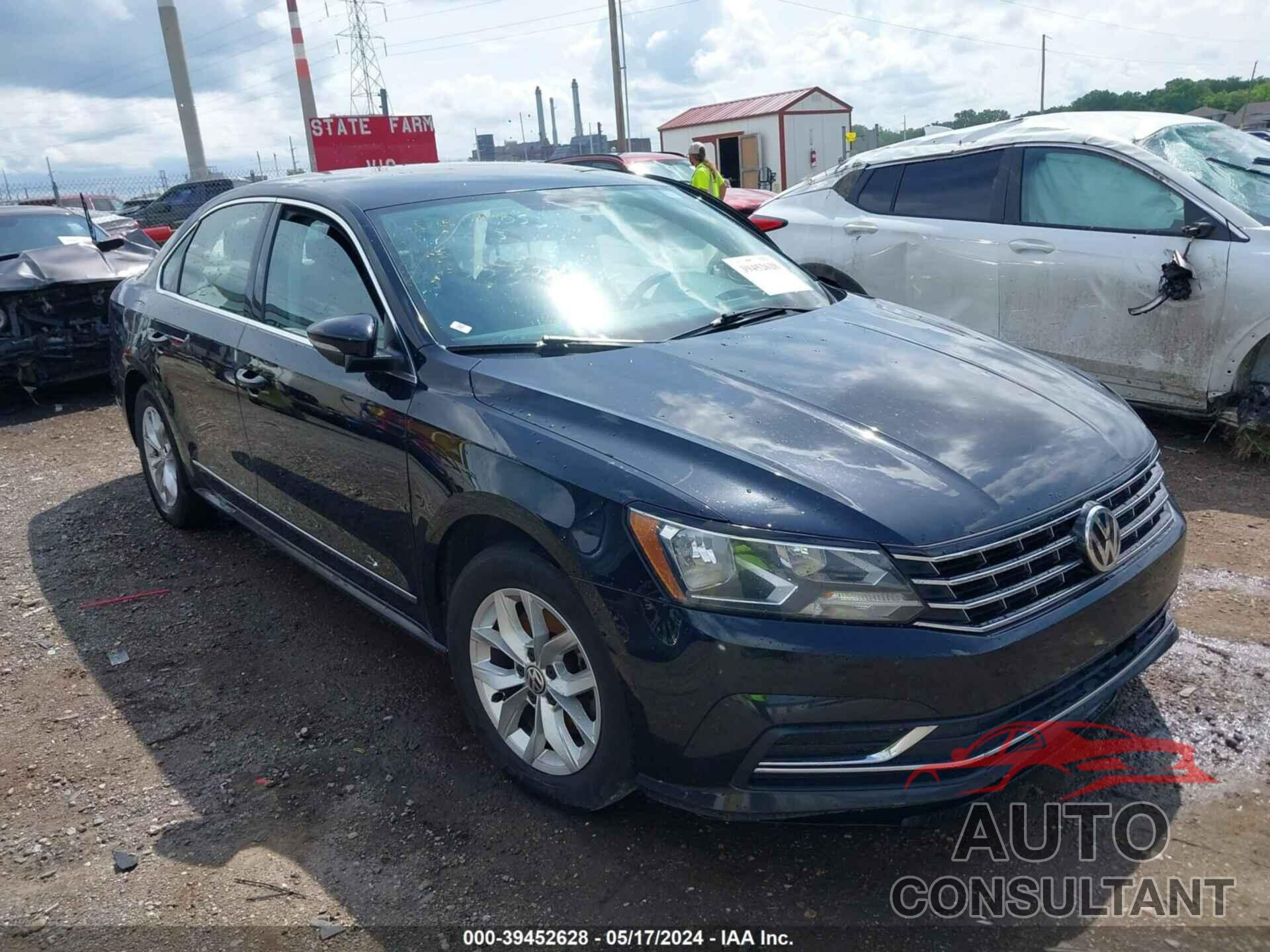 VOLKSWAGEN PASSAT 2017 - 1VWAT7A39HC007260