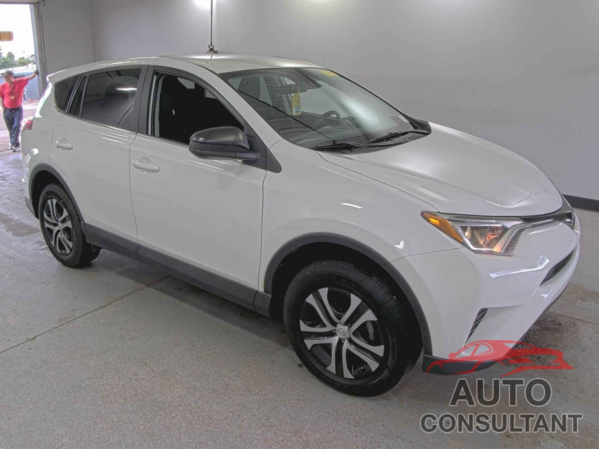 TOYOTA RAV4 2018 - 2T3BFREV7JW778471