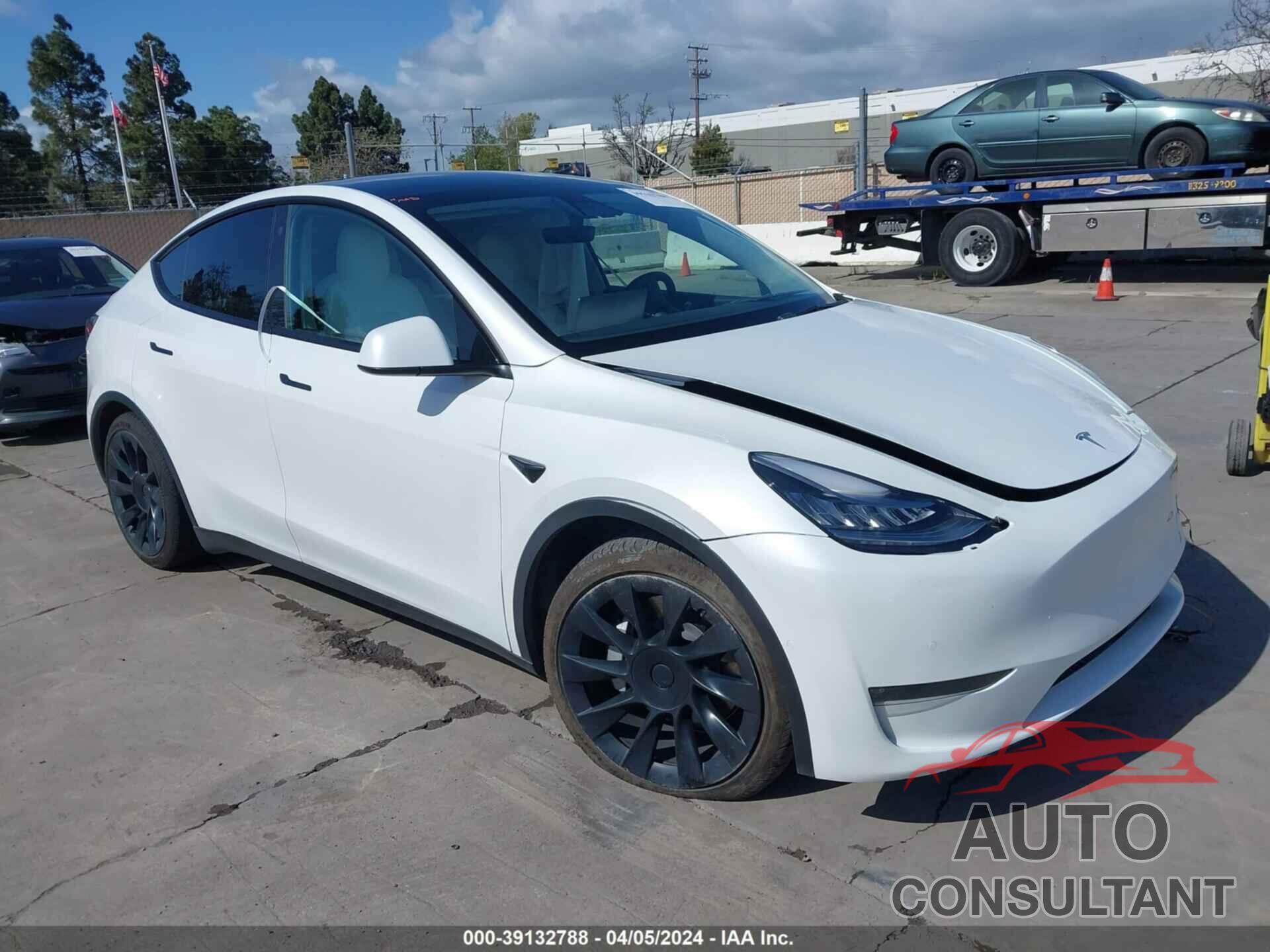 TESLA MODEL Y 2021 - 5YJYGDEE1MF095766