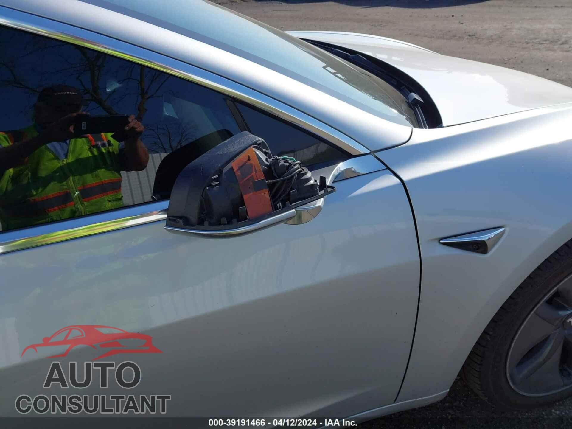 TESLA MODEL 3 2017 - 5YJ3E1EA3HF000223