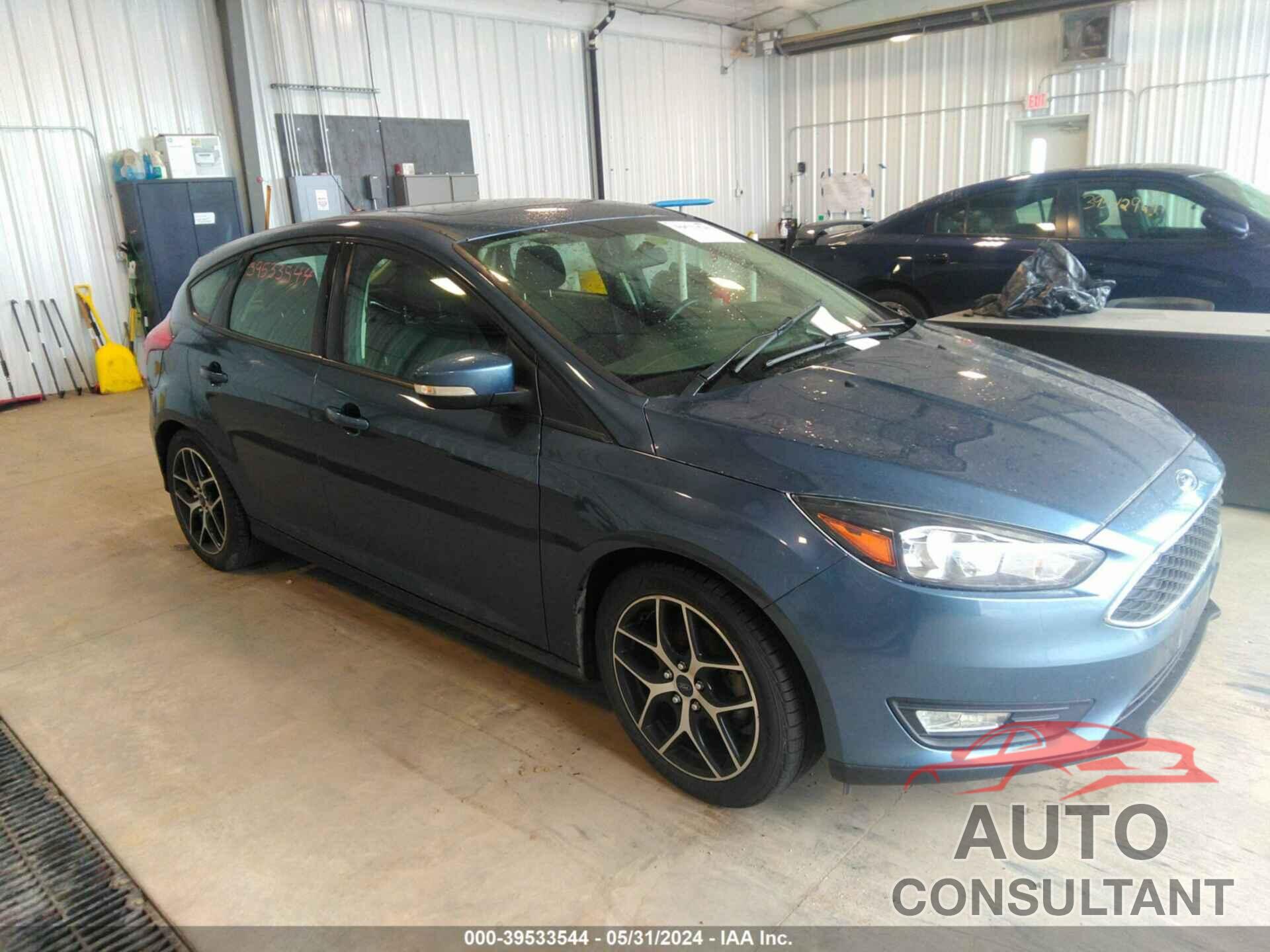 FORD FOCUS 2018 - 1FADP3M2XJL217264