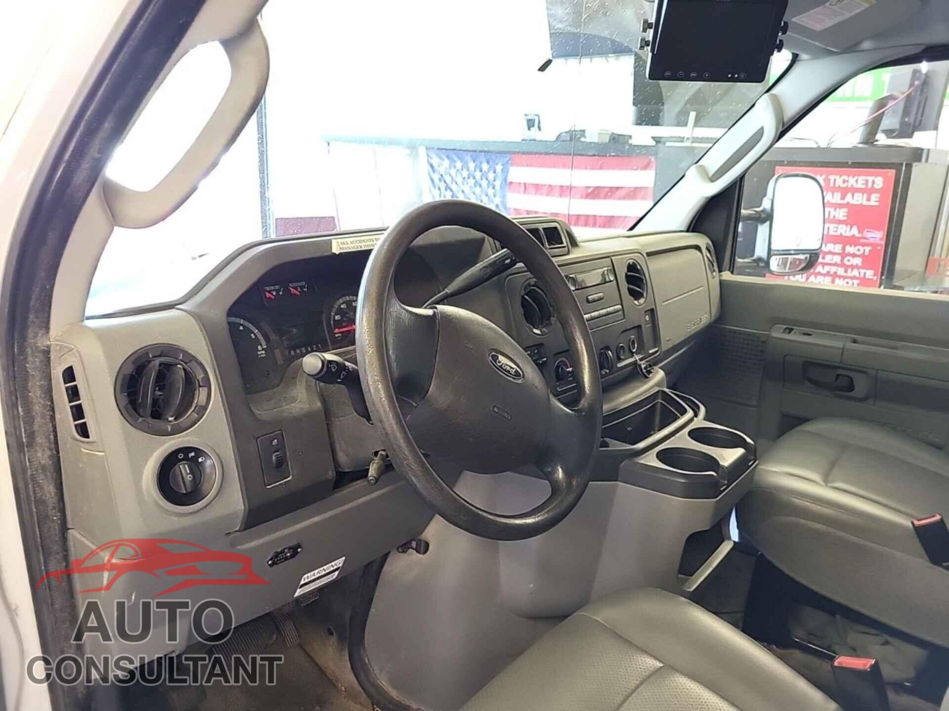 FORD ECONOLINE 2017 - 1FDXE4FS2HDC72212