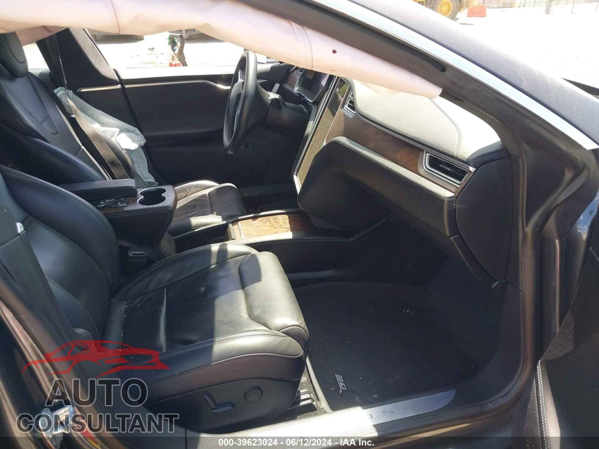 TESLA MODEL S 2017 - 5YJSA1E26HF208869